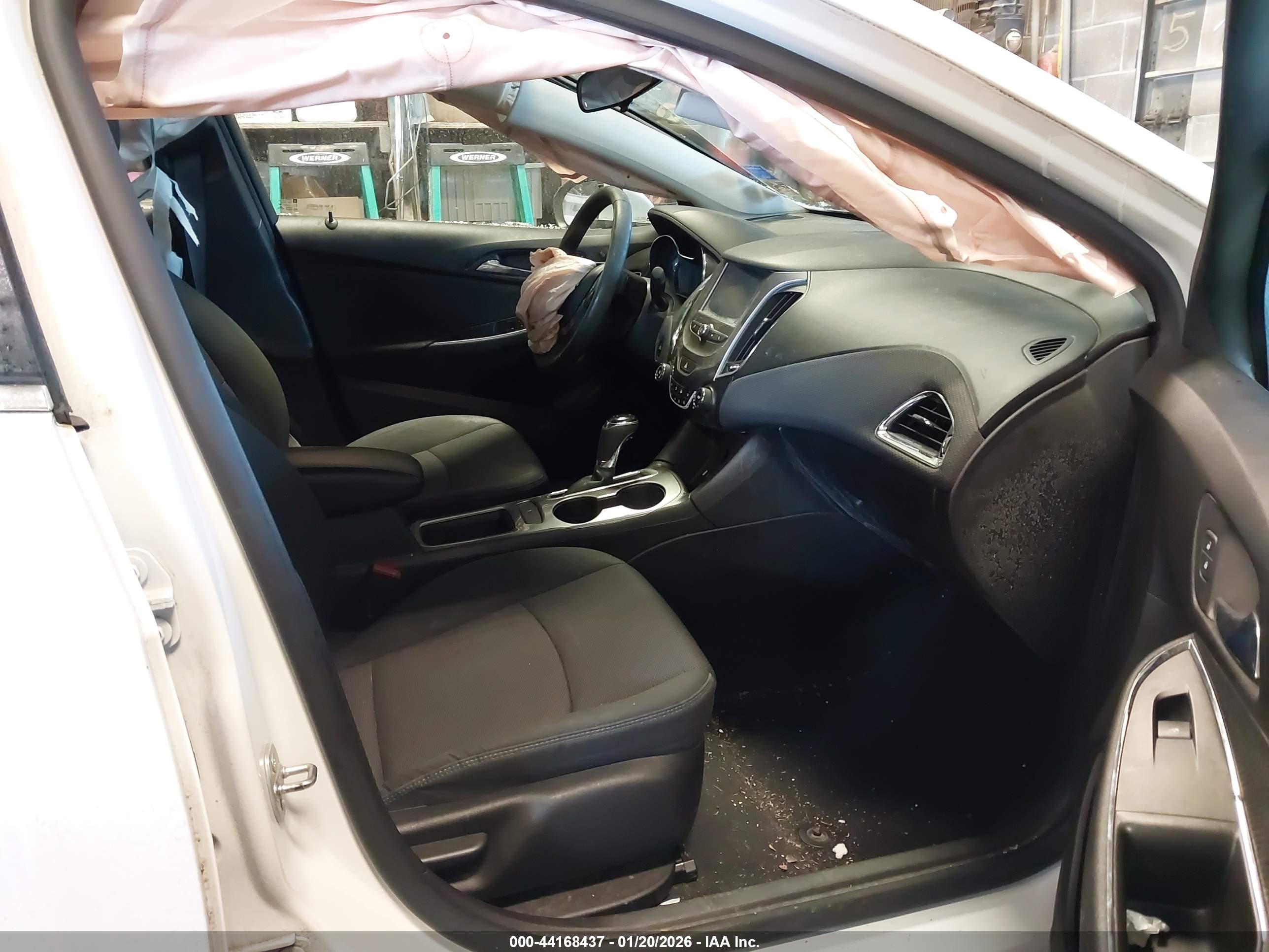 CHEVROLET CRUZE image 5