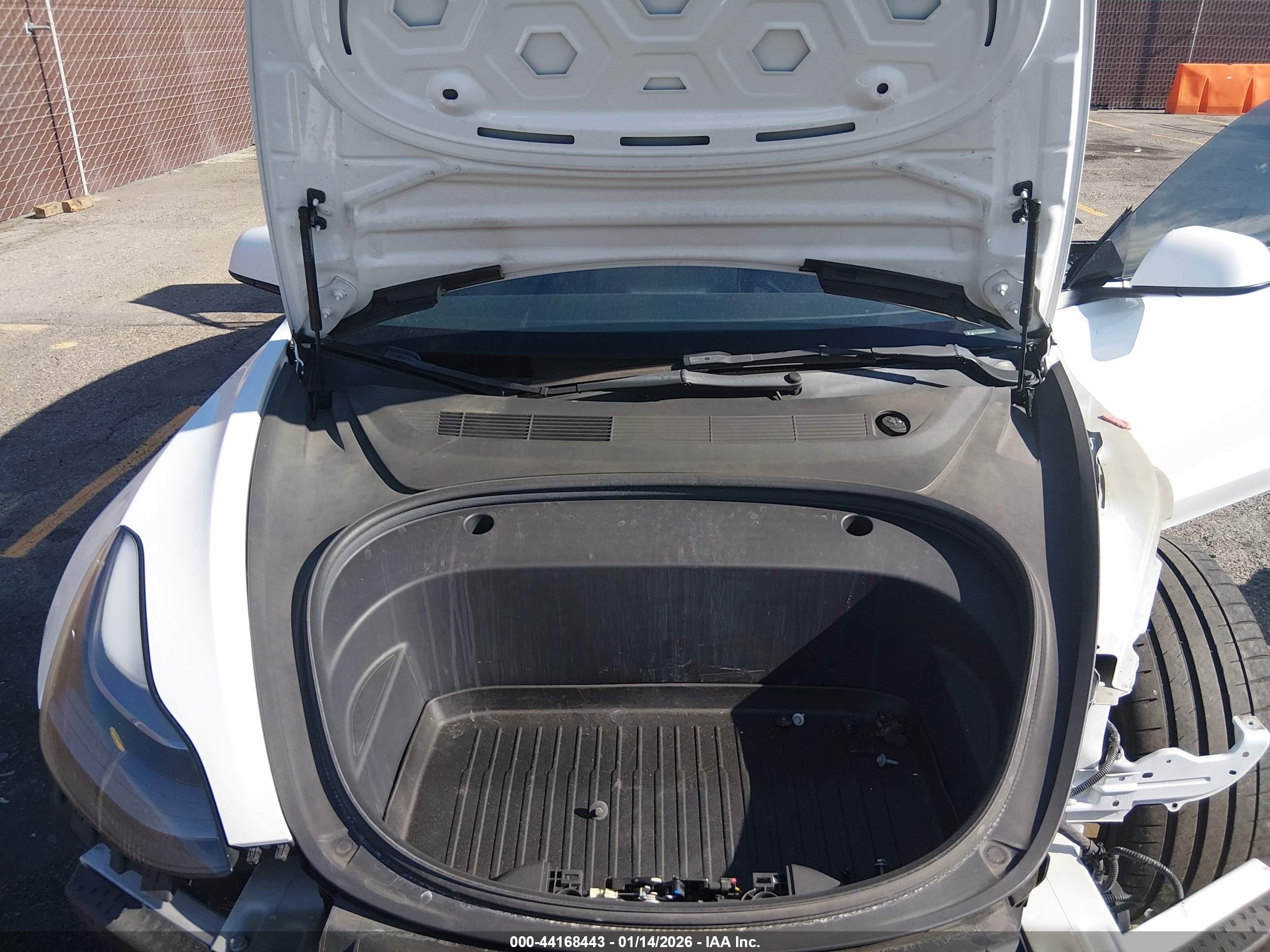 TESLA MODEL image 10