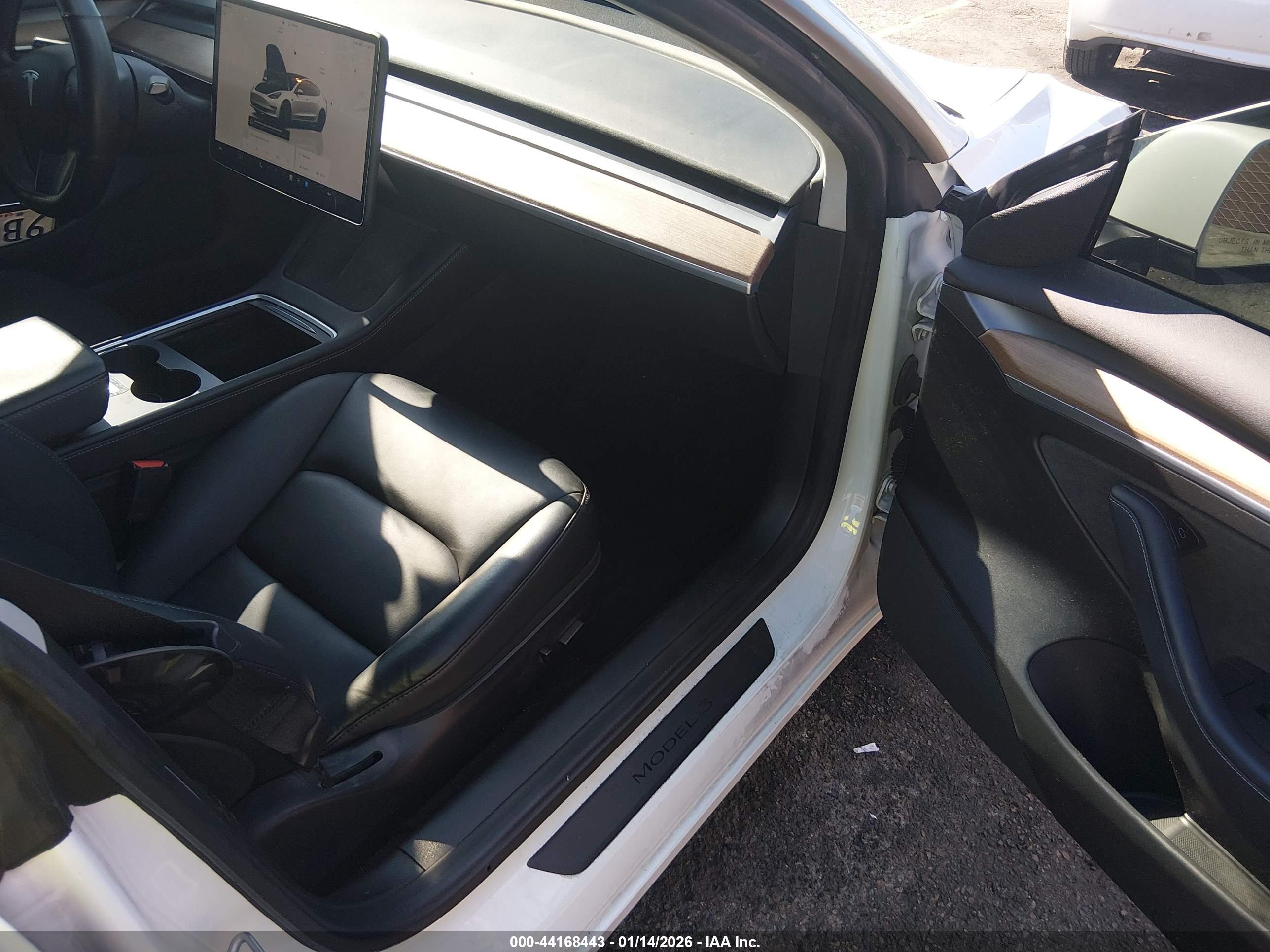TESLA MODEL image 5