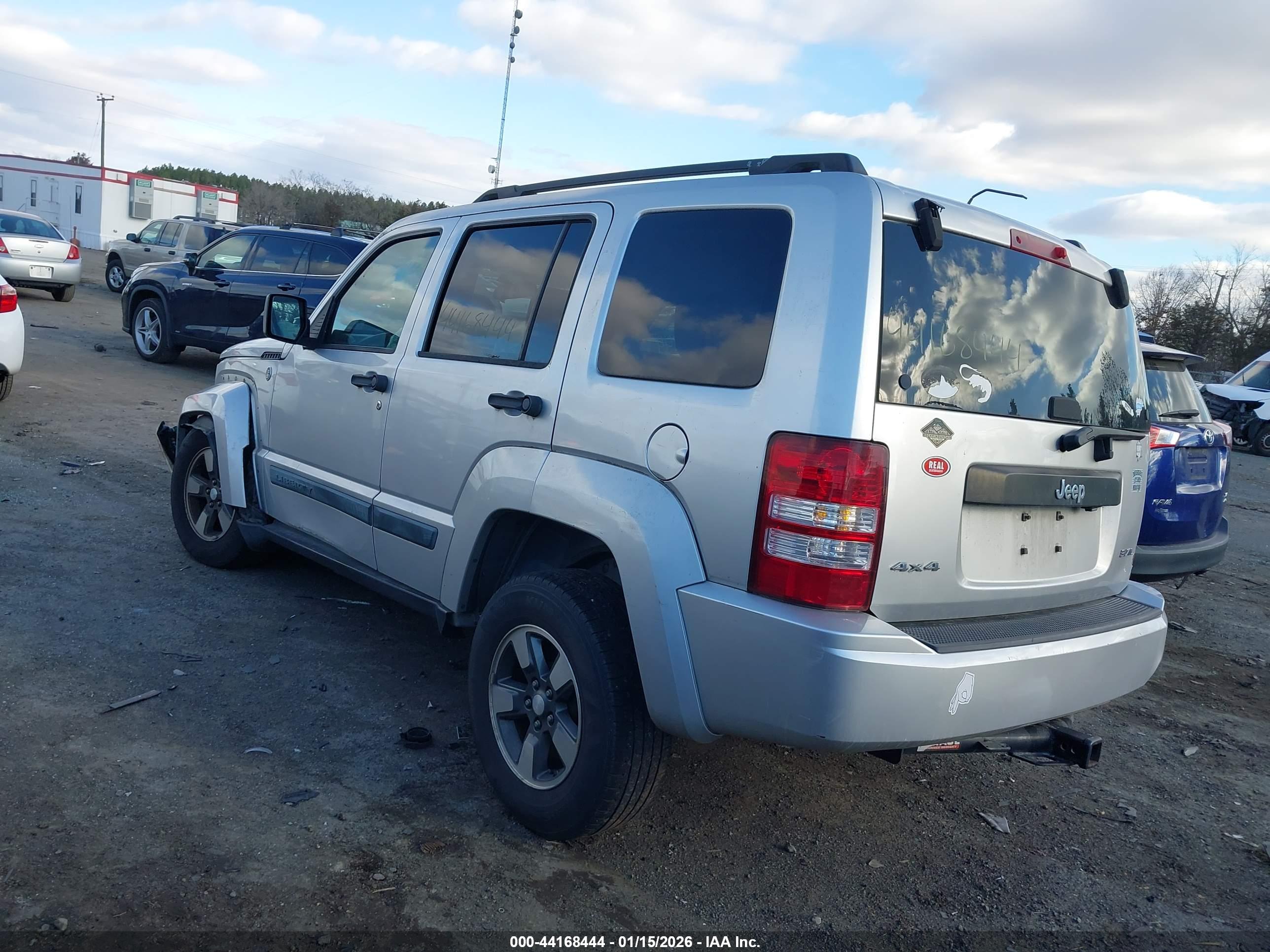 JEEP LIBERTY image 3
