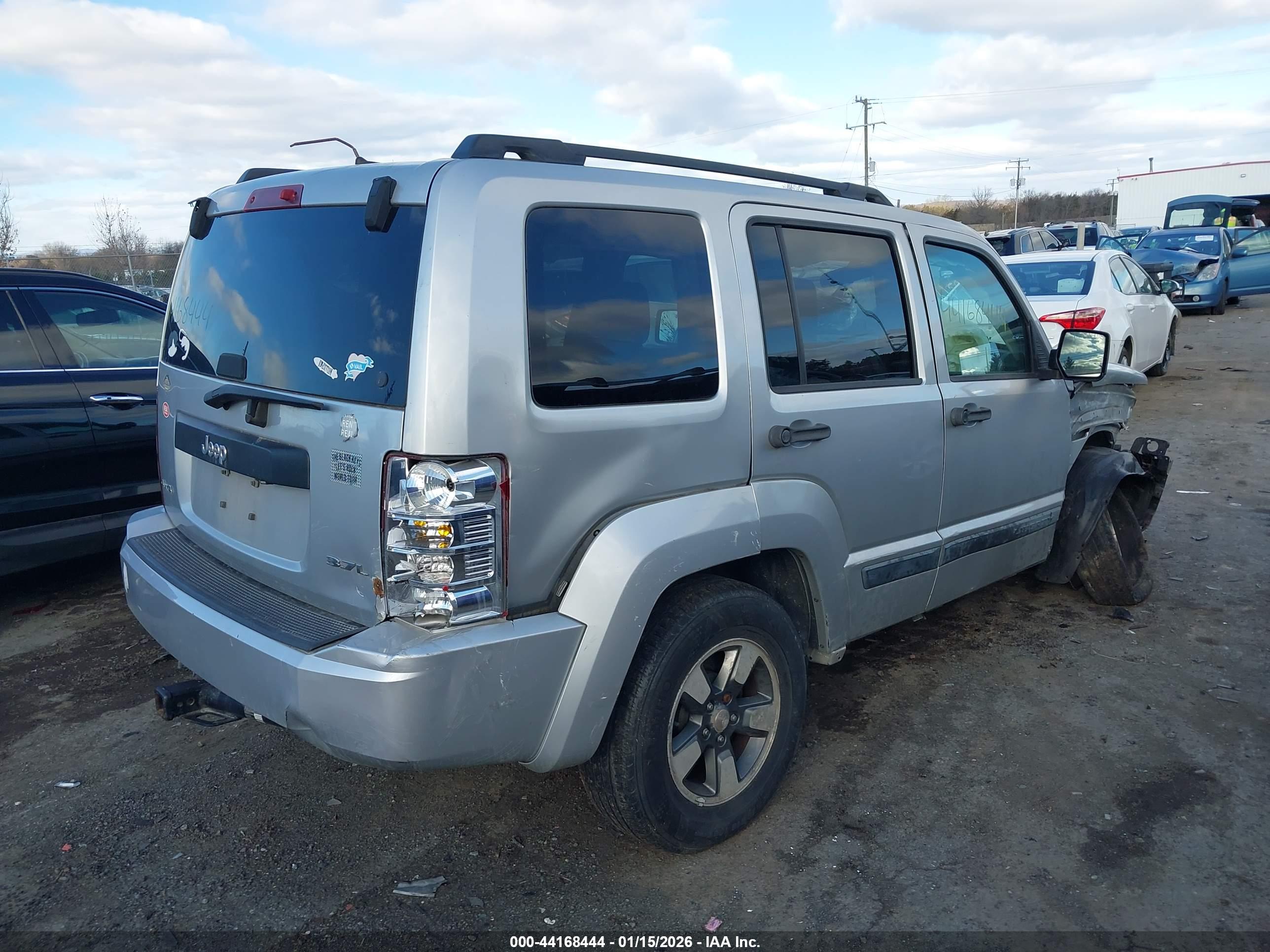 JEEP LIBERTY image 4