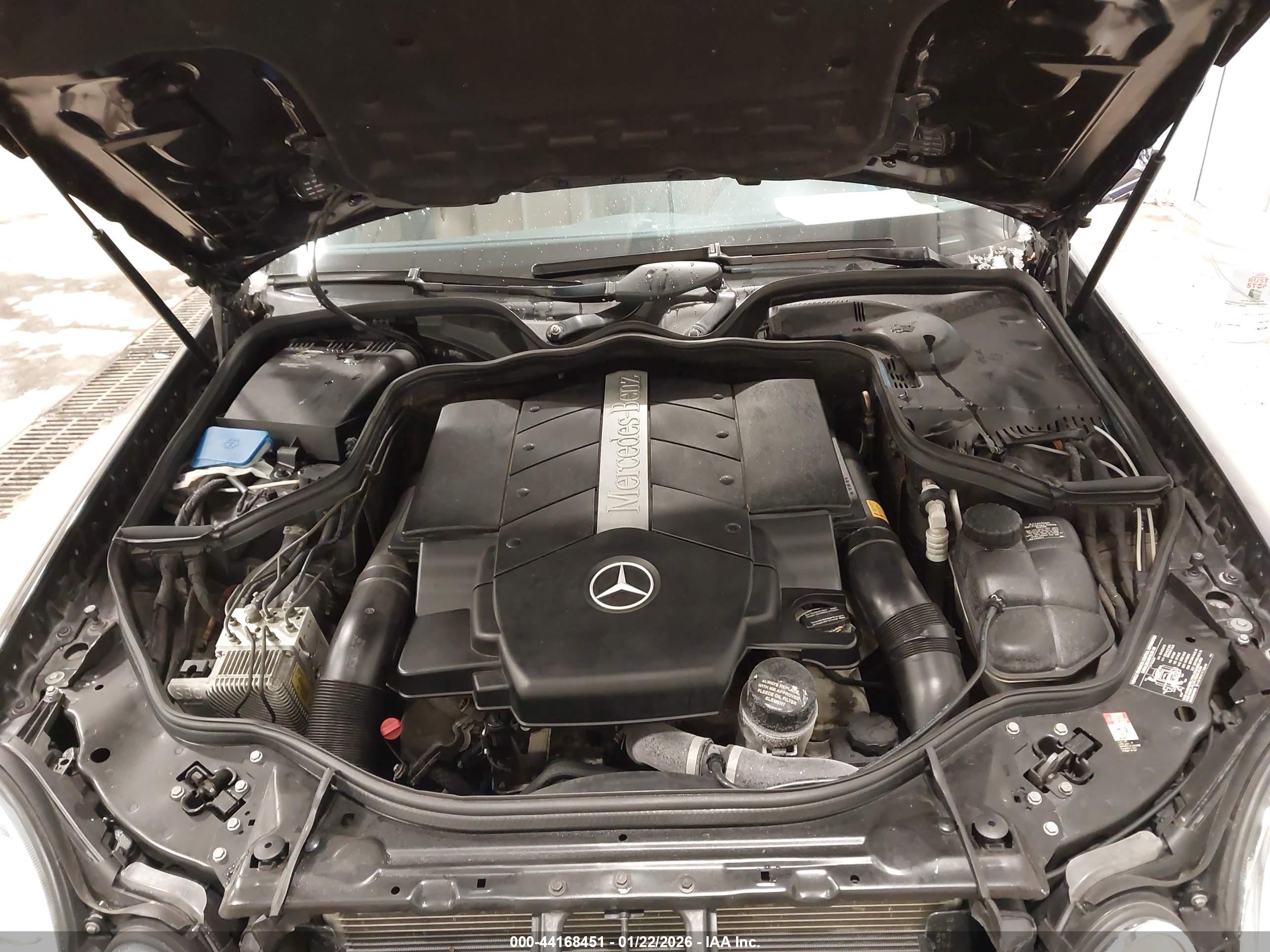 MERCEDES-BENZ E image 10