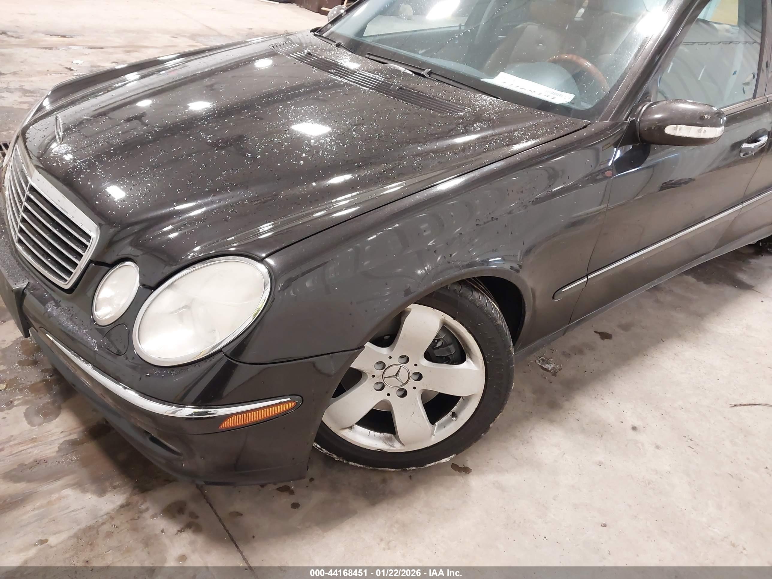 MERCEDES-BENZ E image 6