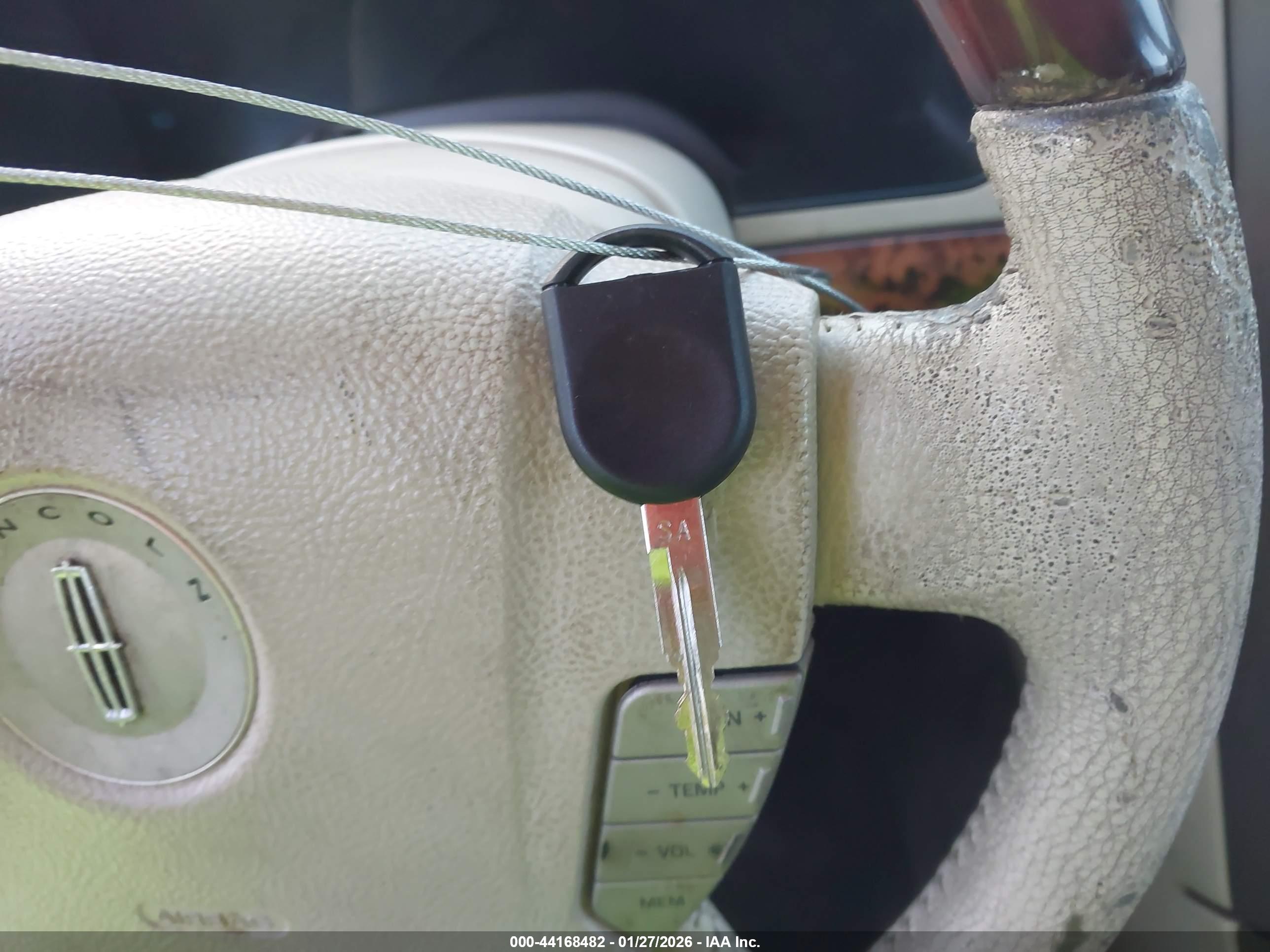 LINCOLN NAVIGATOR image 11