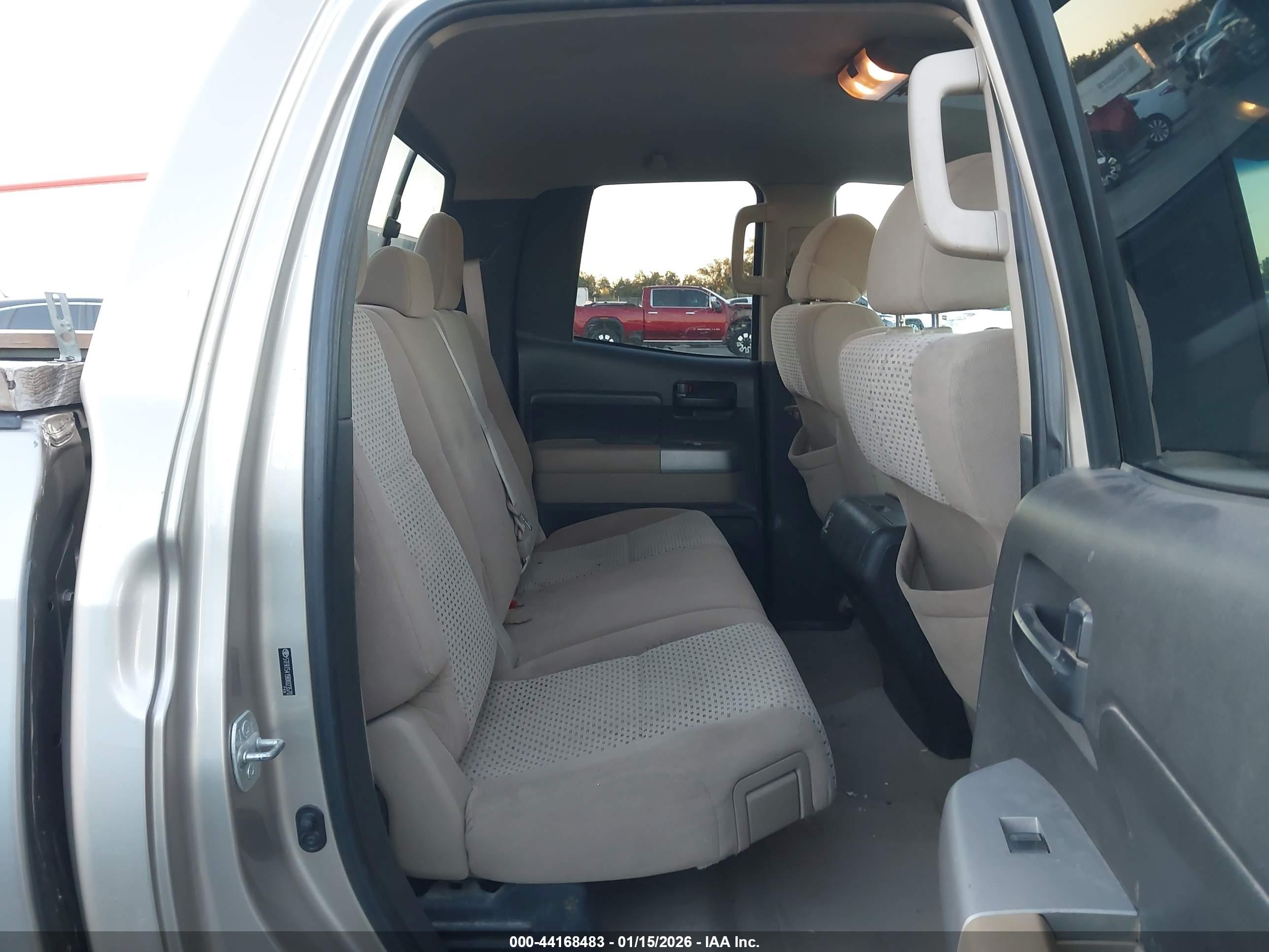 TOYOTA TUNDRA image 8