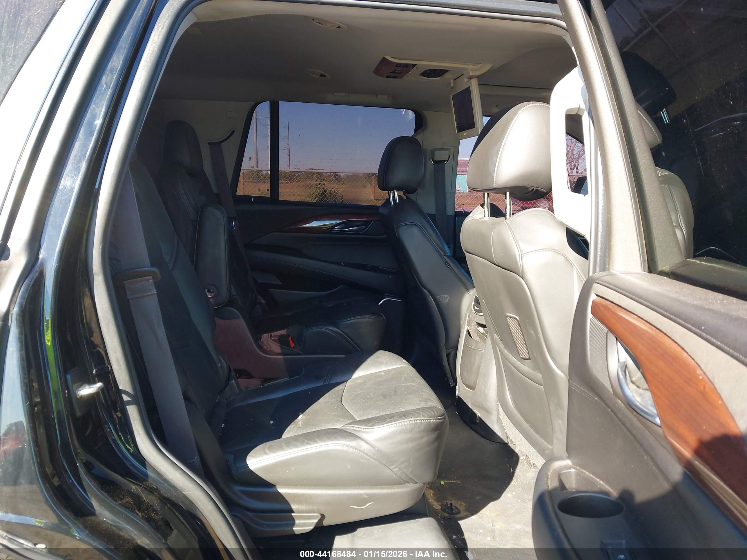 CADILLAC ESCALADE image 8