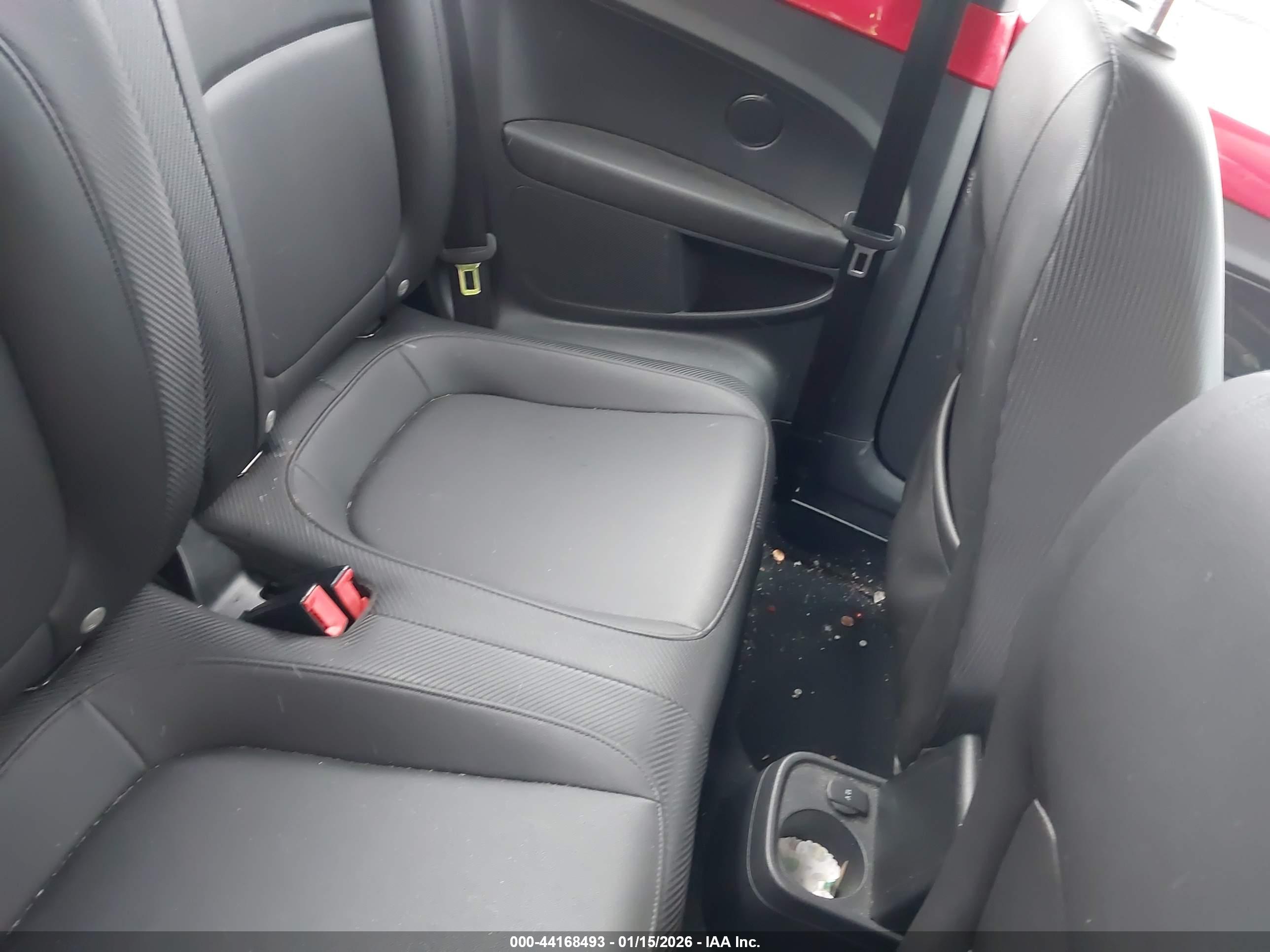 VOLKSWAGEN BEETLE image 8