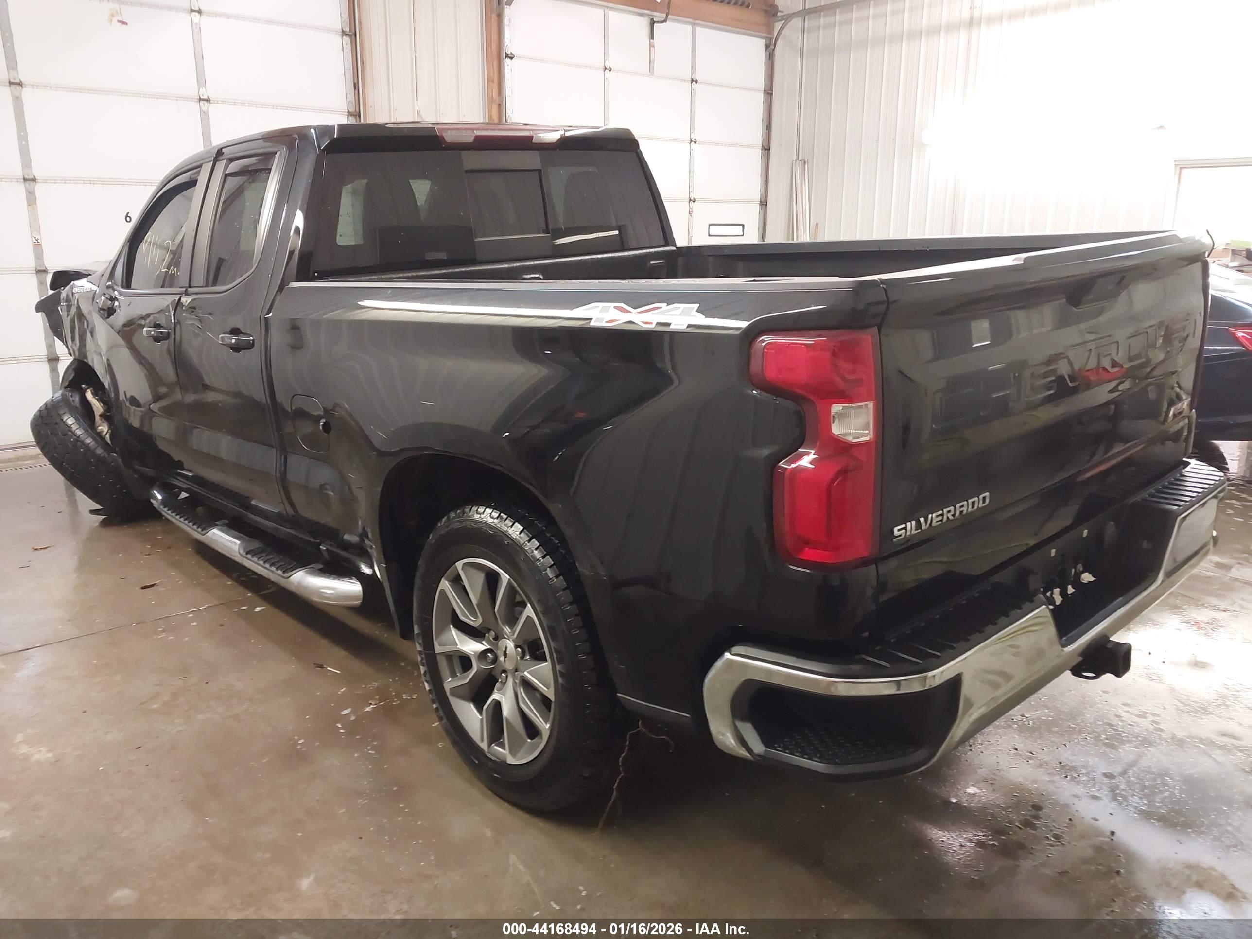 CHEVROLET SILVERADO image 3