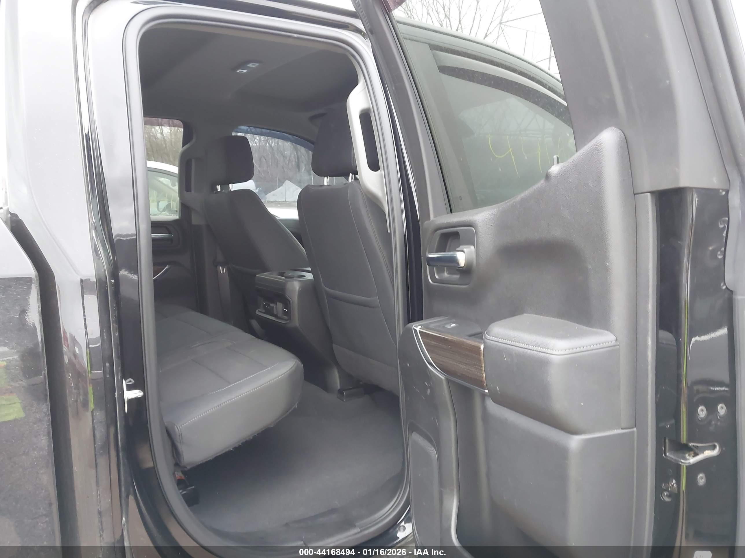 CHEVROLET SILVERADO image 8