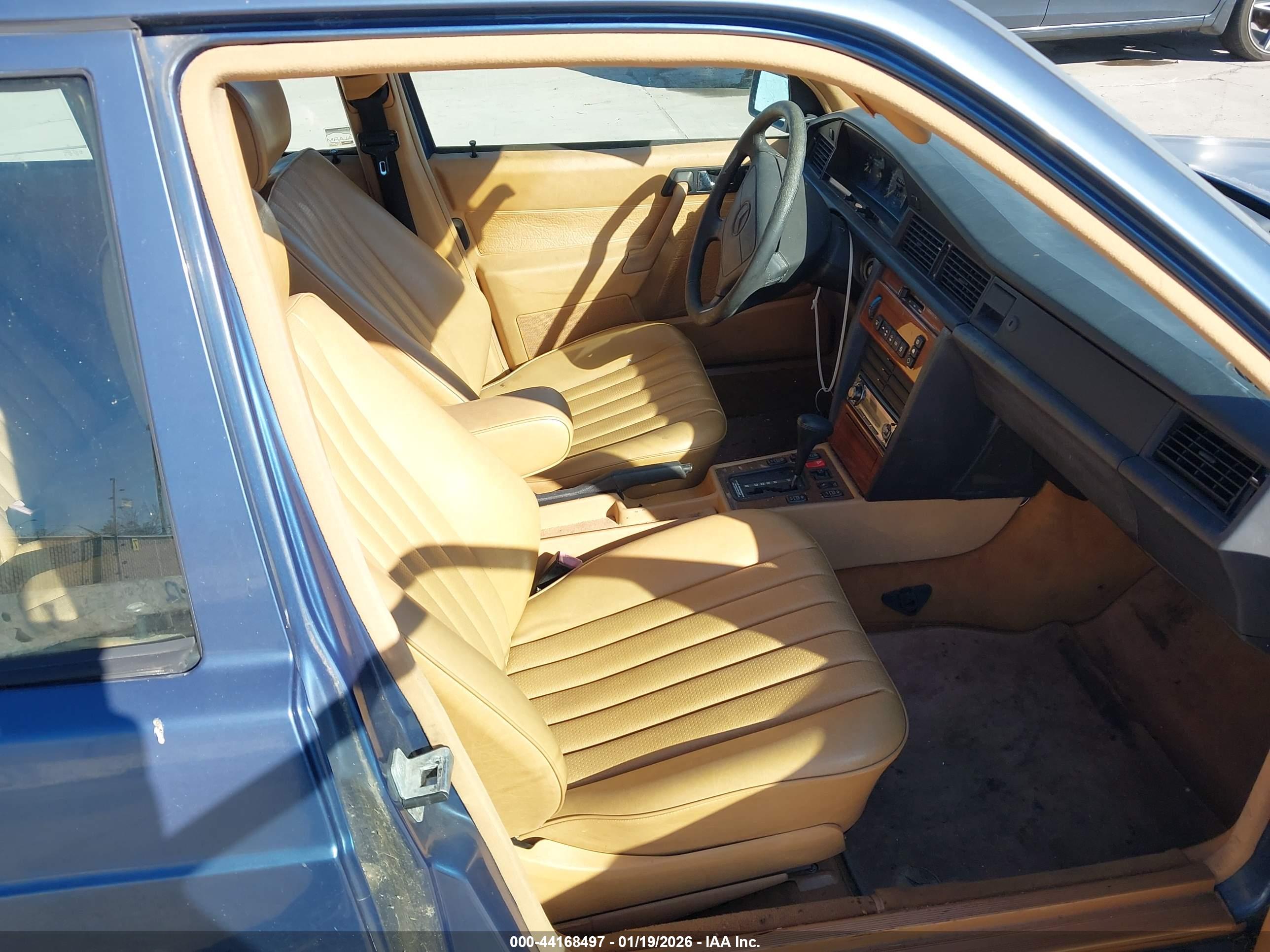 MERCEDES-BENZ 190 image 5