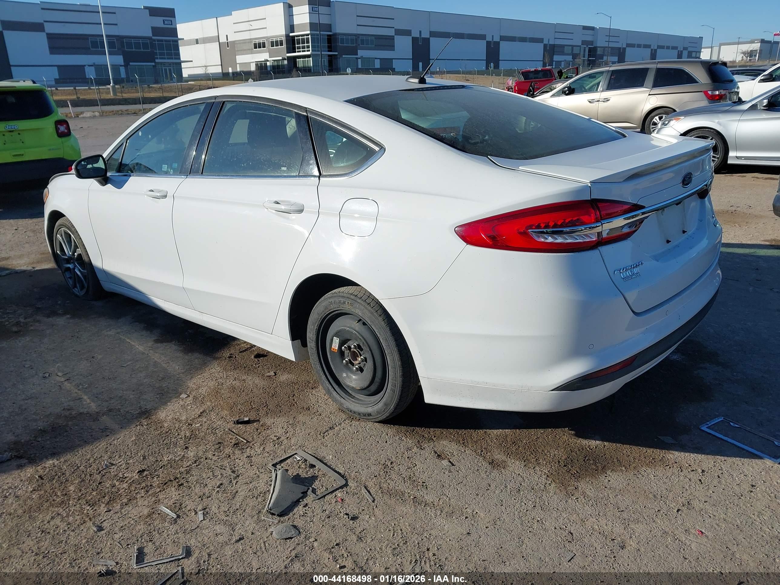 FORD FUSION image 3