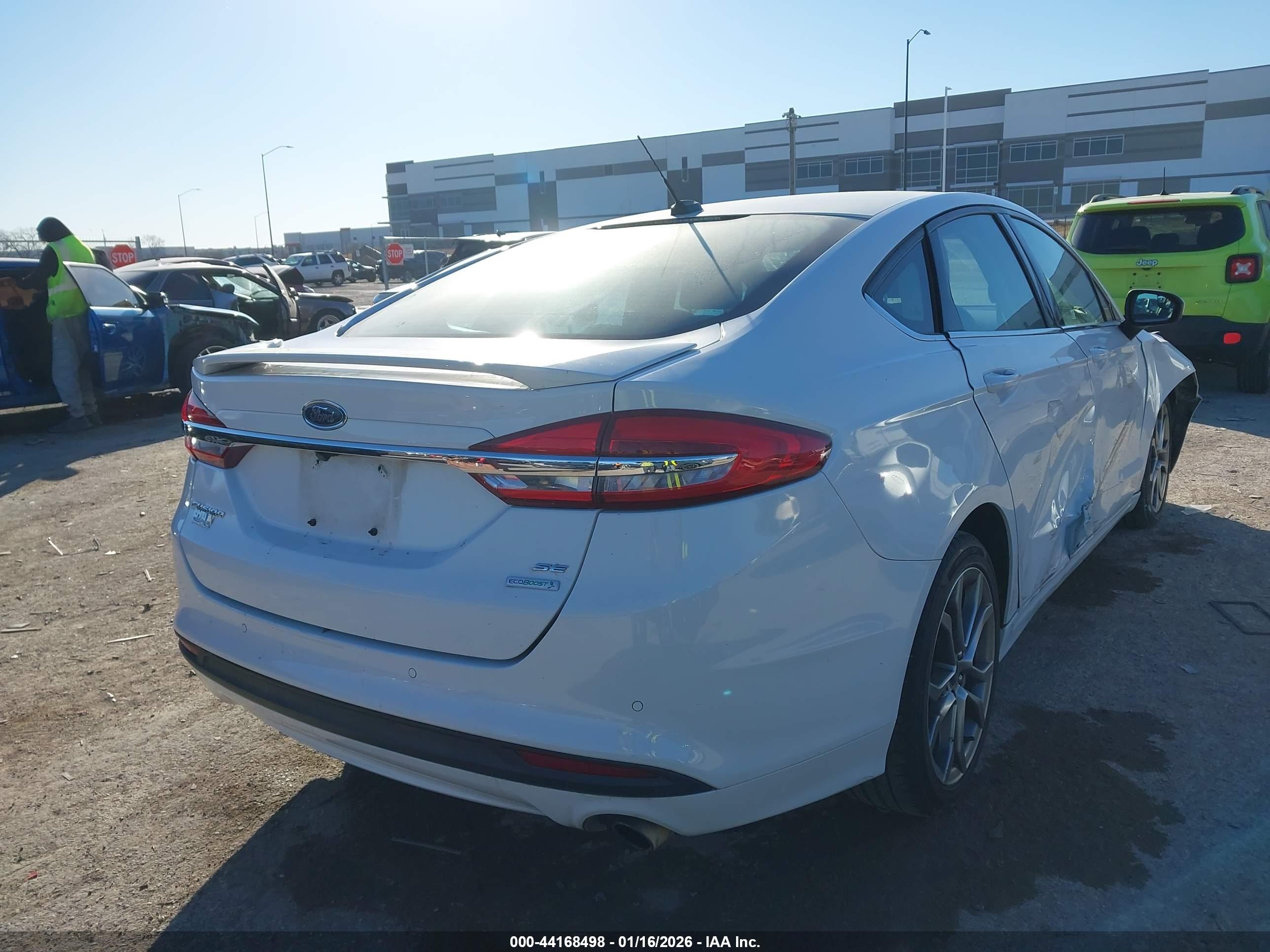 FORD FUSION image 4