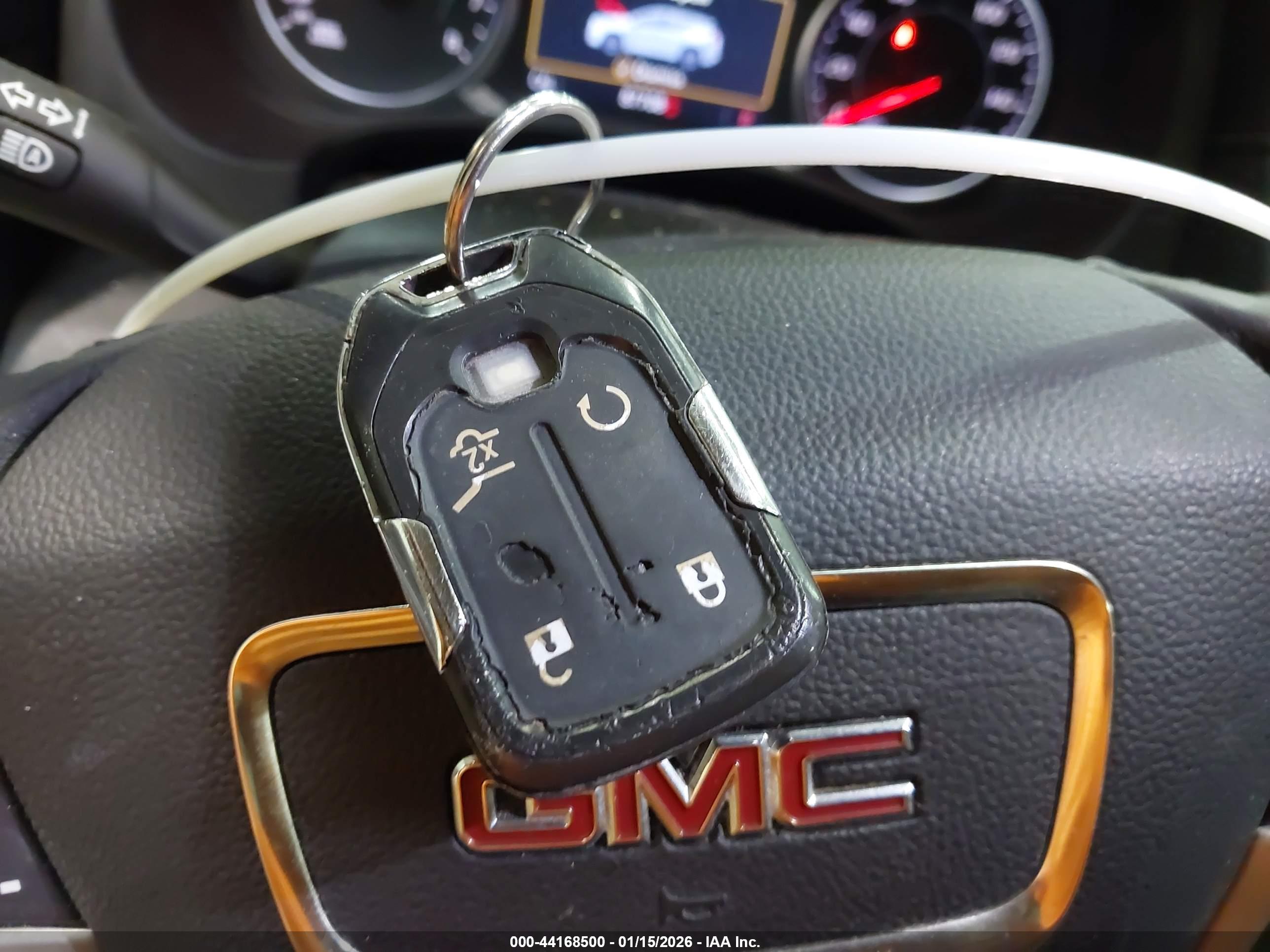 GMC TERRAIN image 11