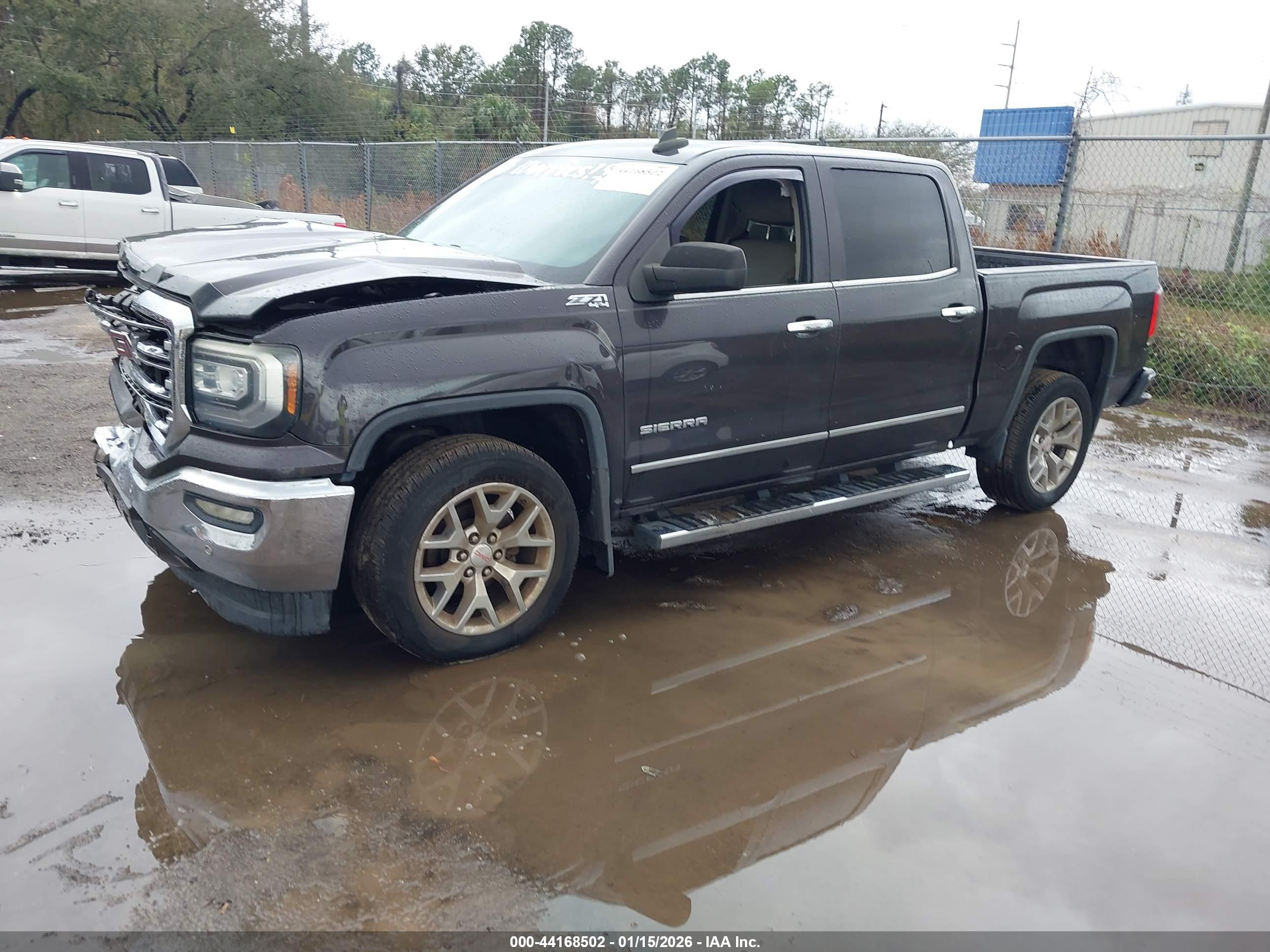 GMC SIERRA image 2