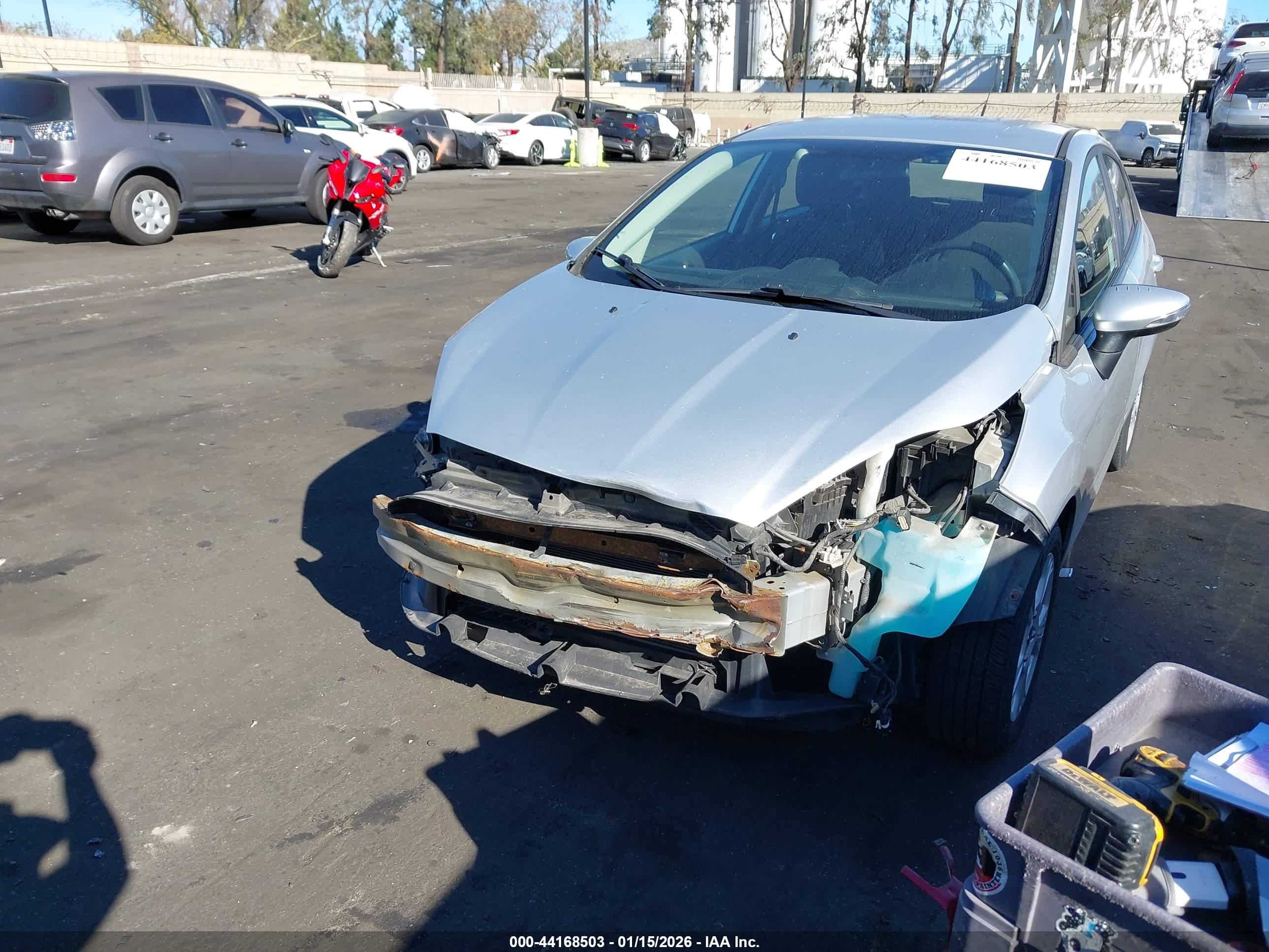 FORD FIESTA image 6