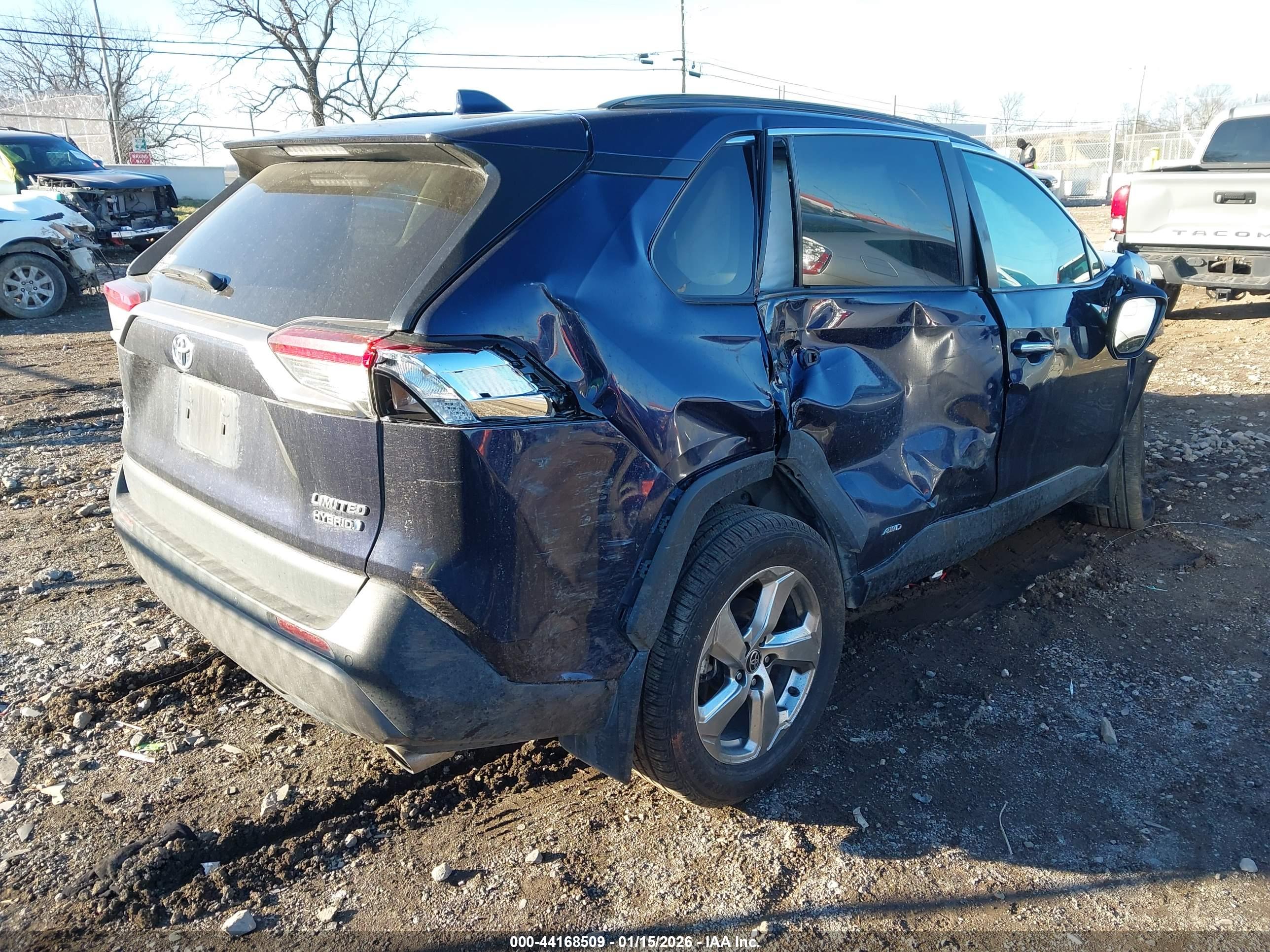 TOYOTA RAV4 image 4