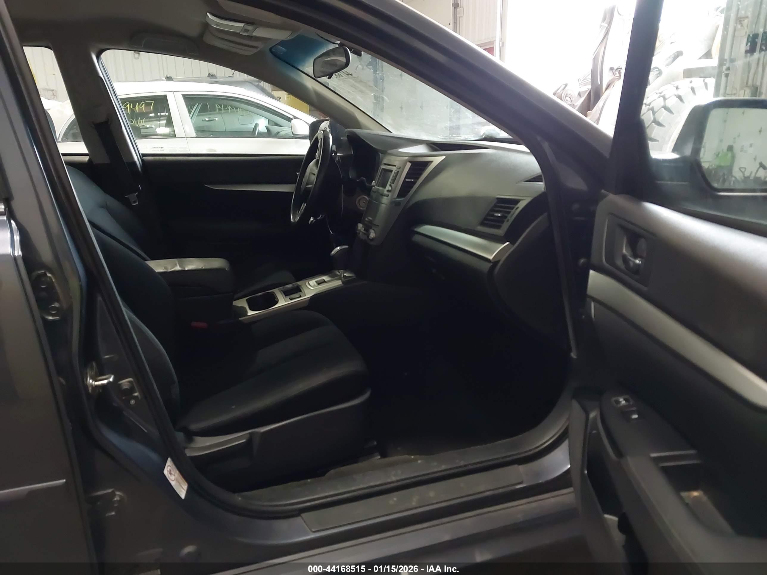 SUBARU LEGACY image 5