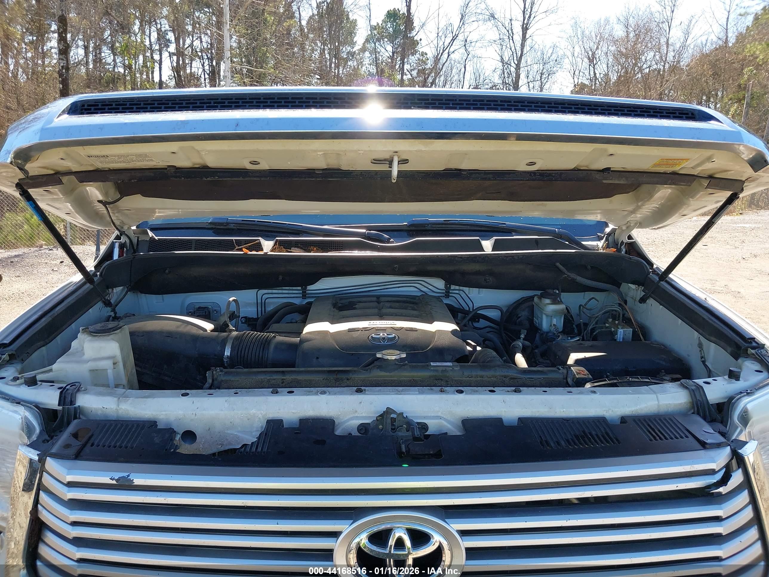 TOYOTA TUNDRA image 10