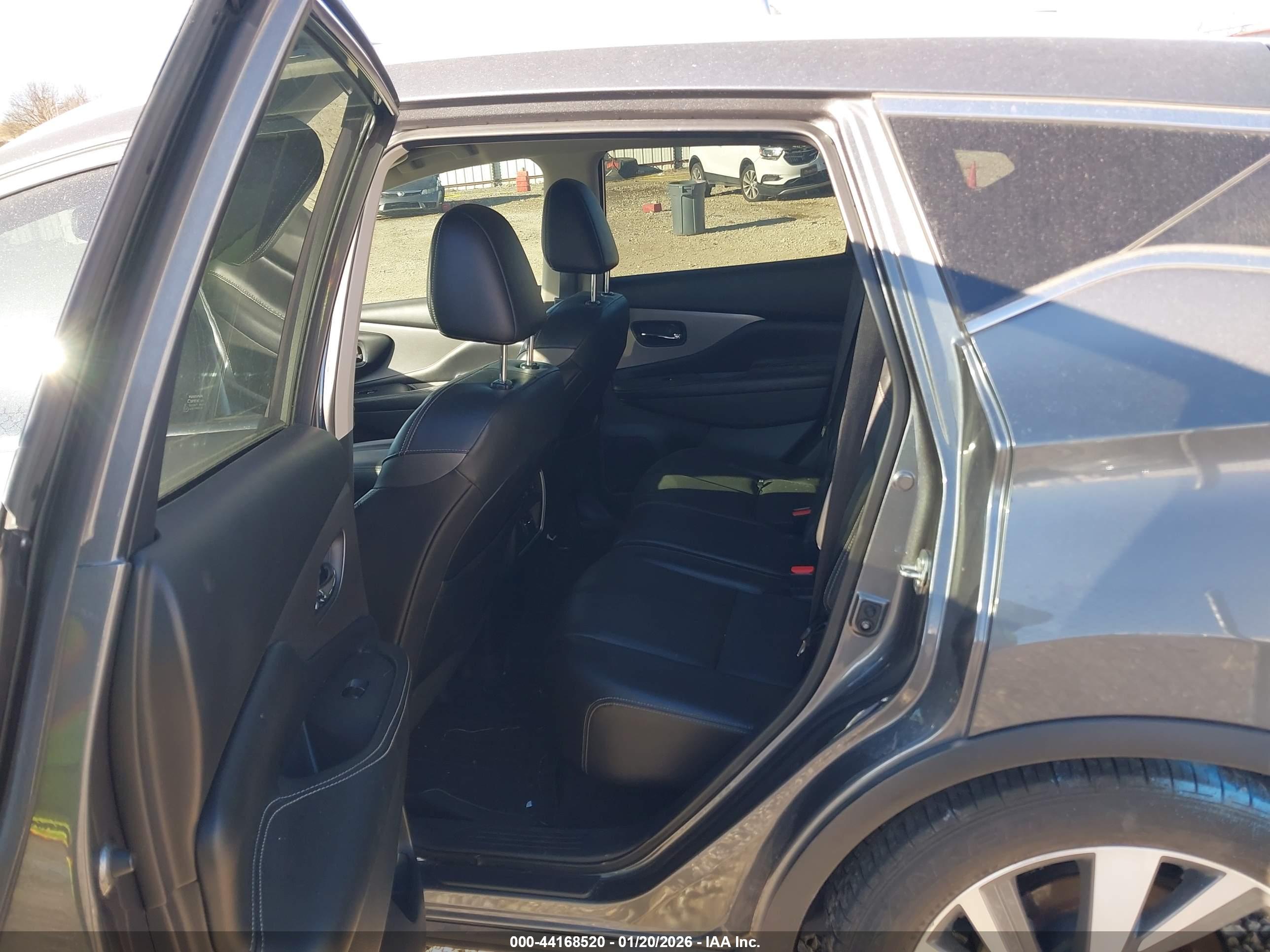 NISSAN MURANO image 8