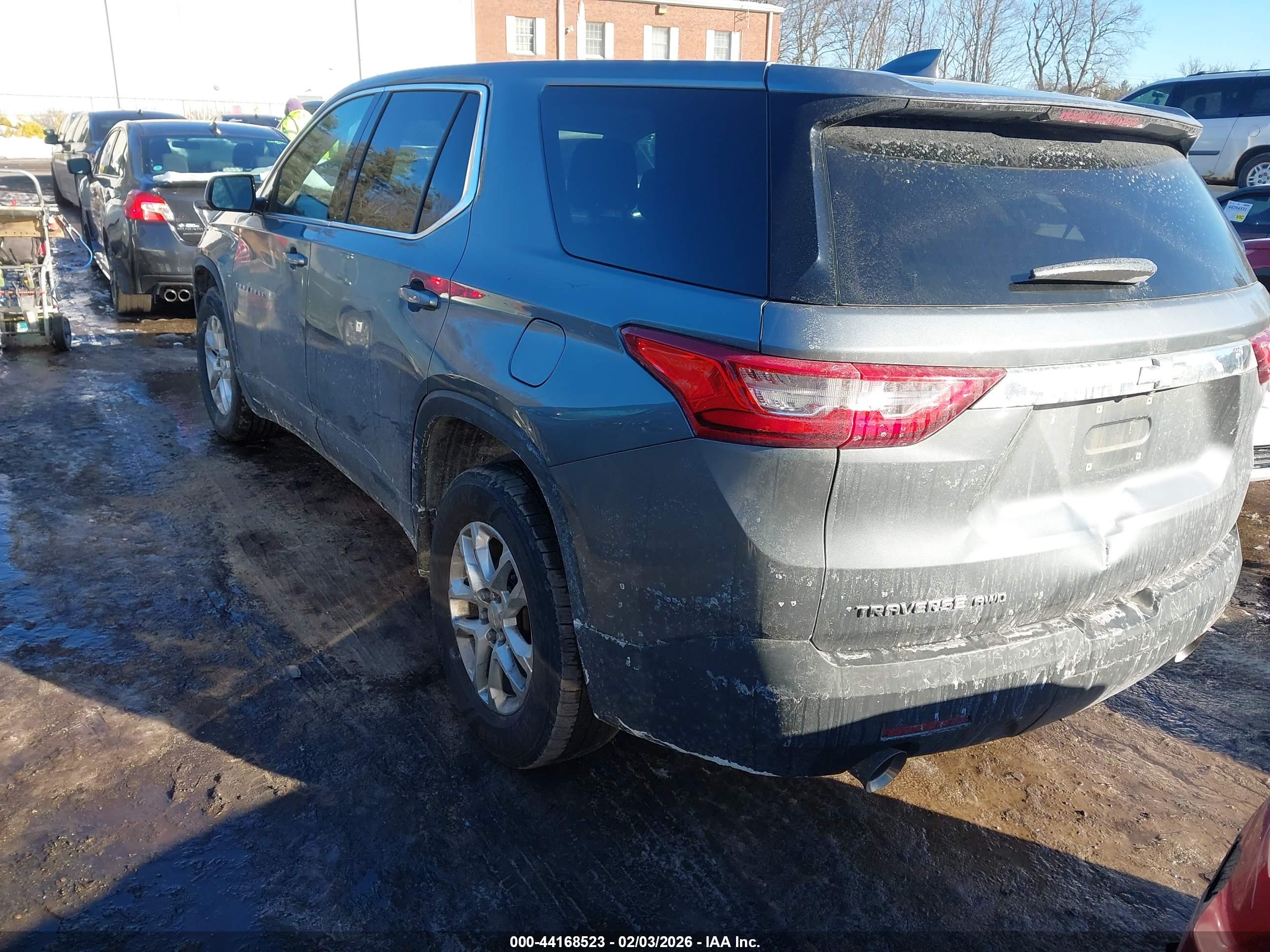 CHEVROLET TRAVERSE image 3