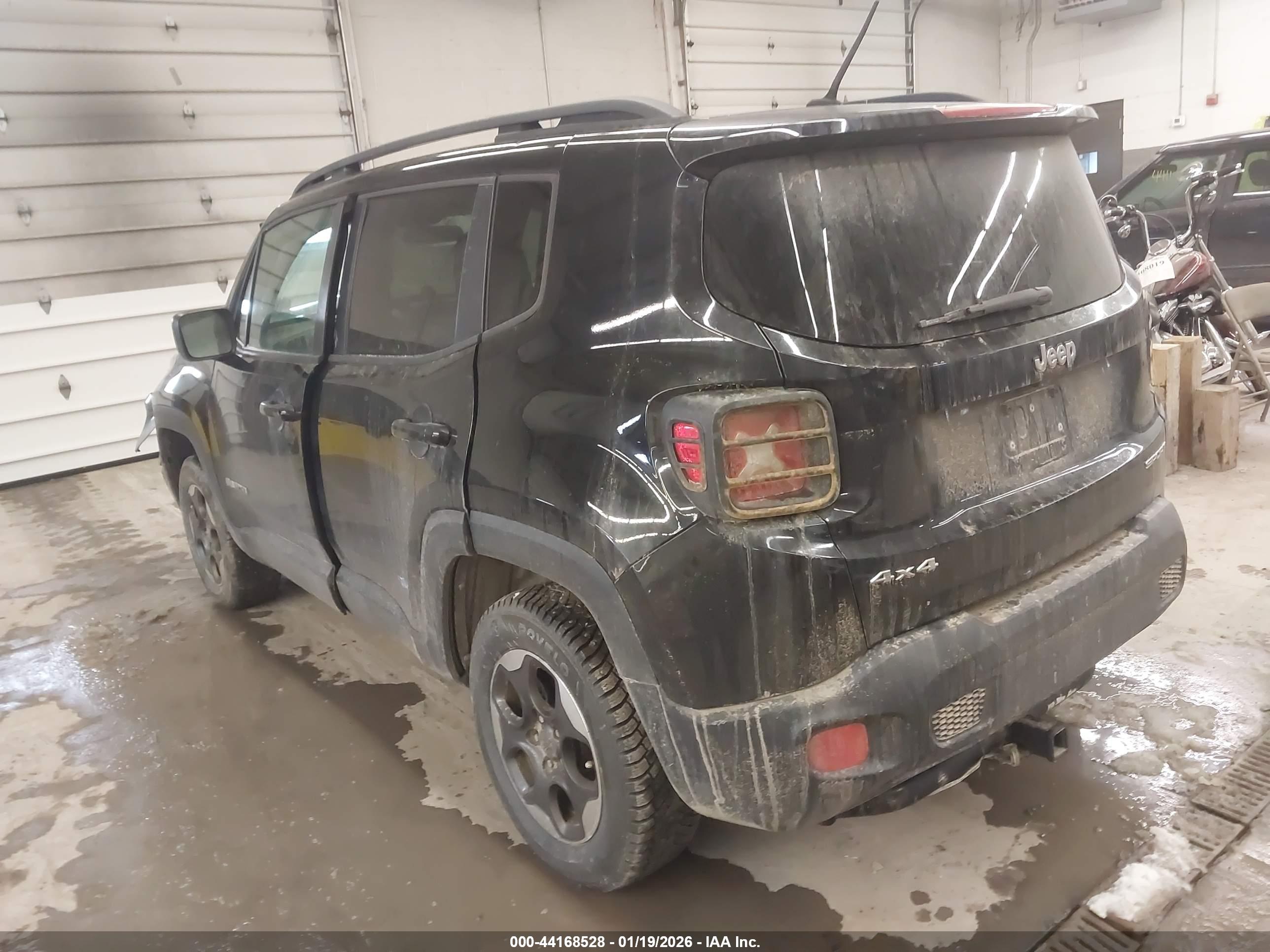JEEP RENEGADE image 3
