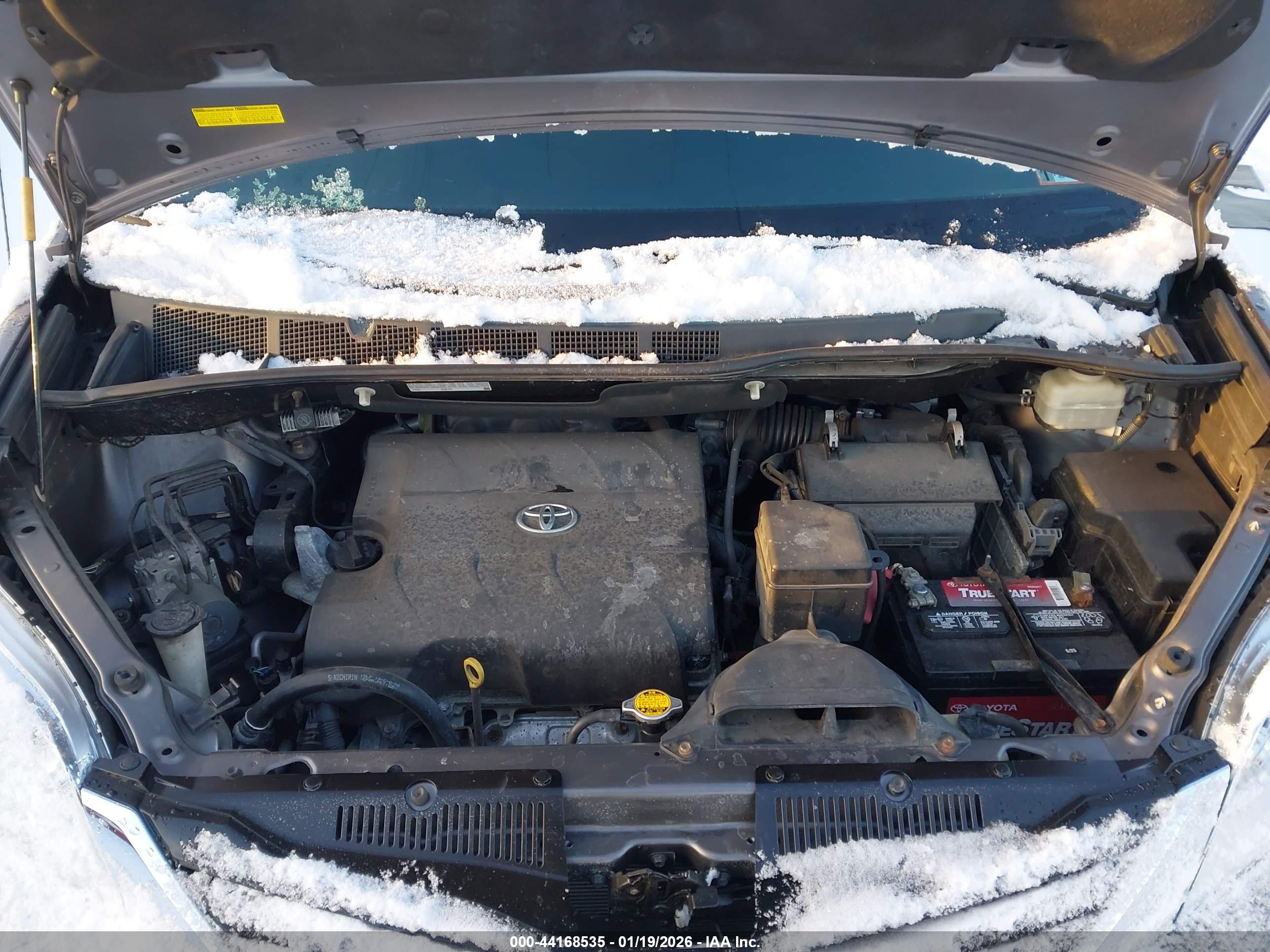 TOYOTA SIENNA image 10