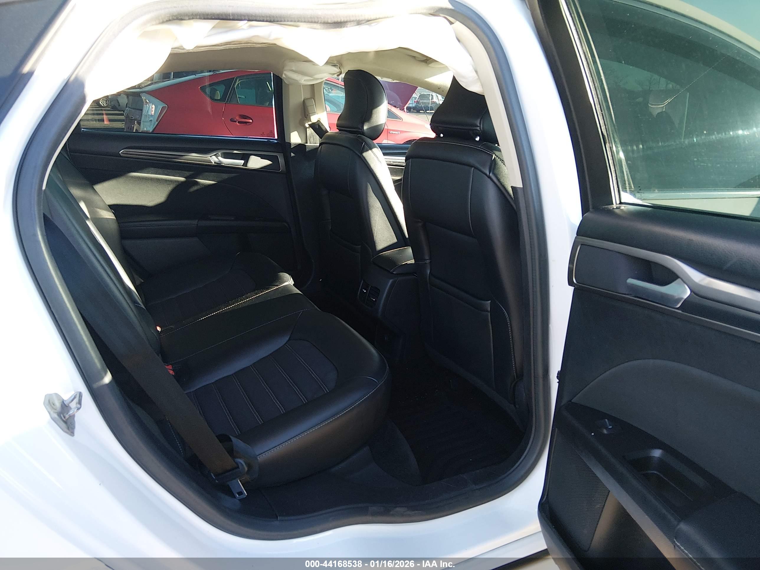 FORD FUSION image 8