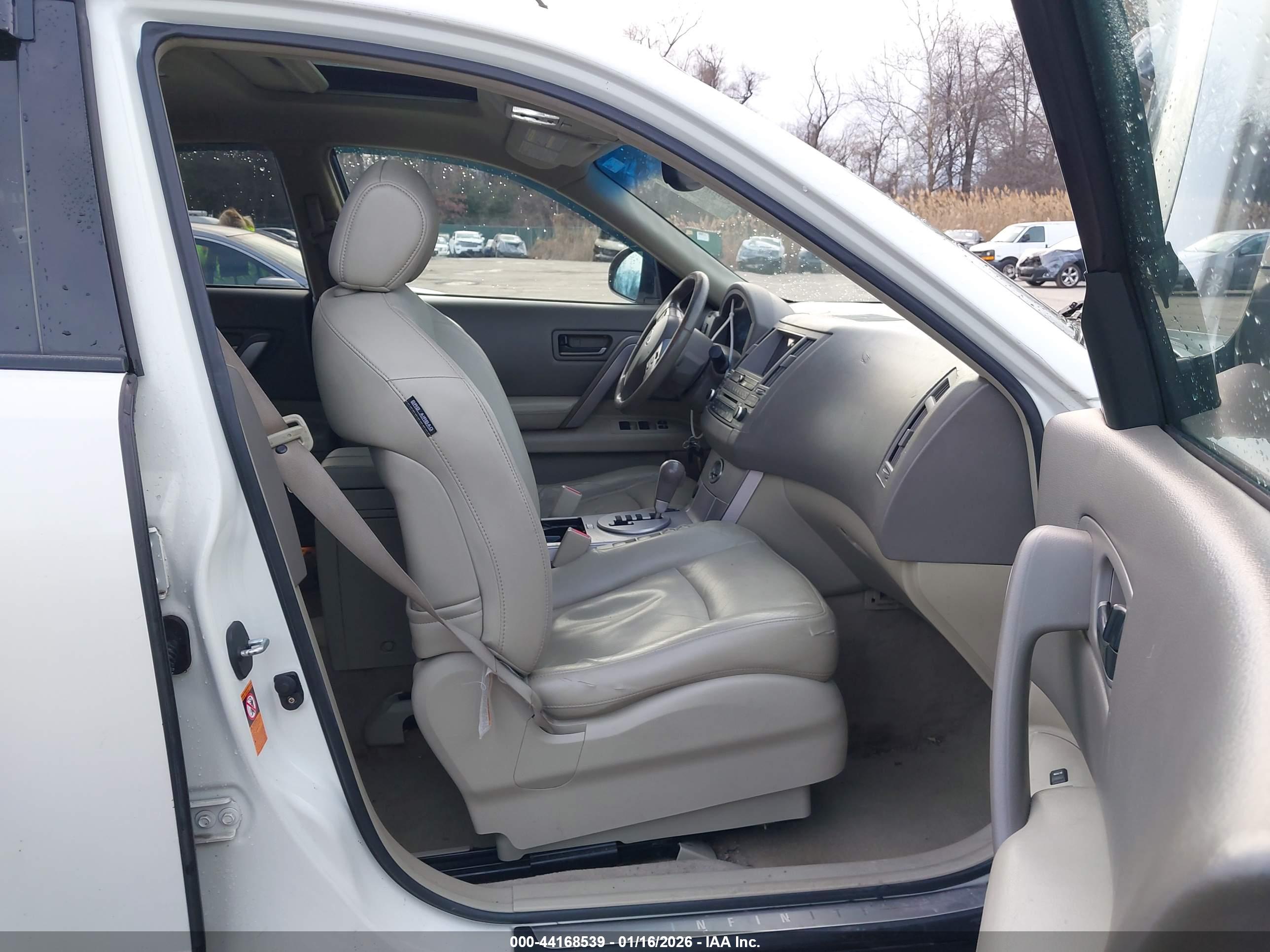INFINITI FX35 image 5