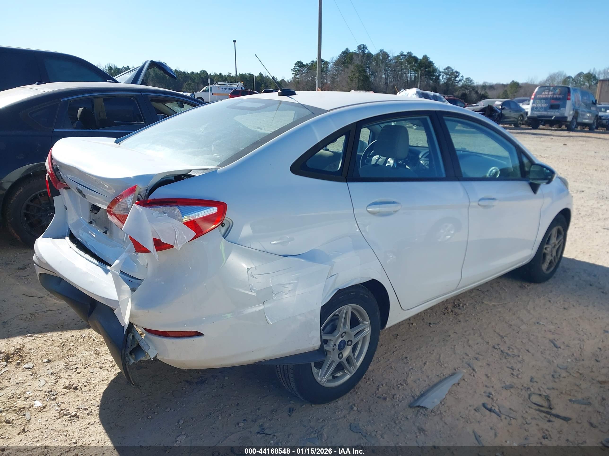 FORD FIESTA image 4