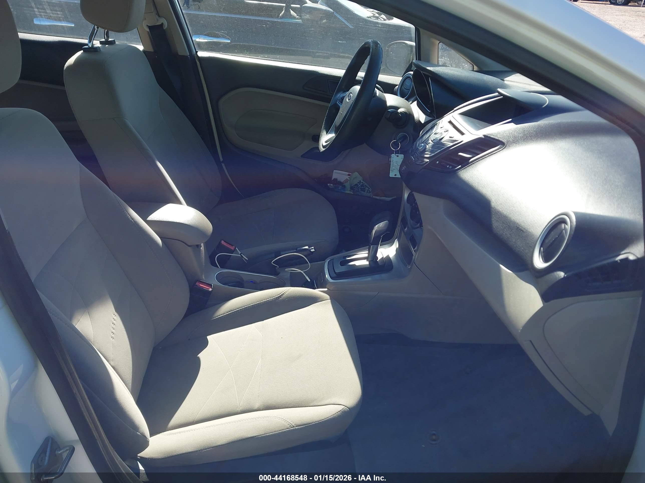 FORD FIESTA image 5