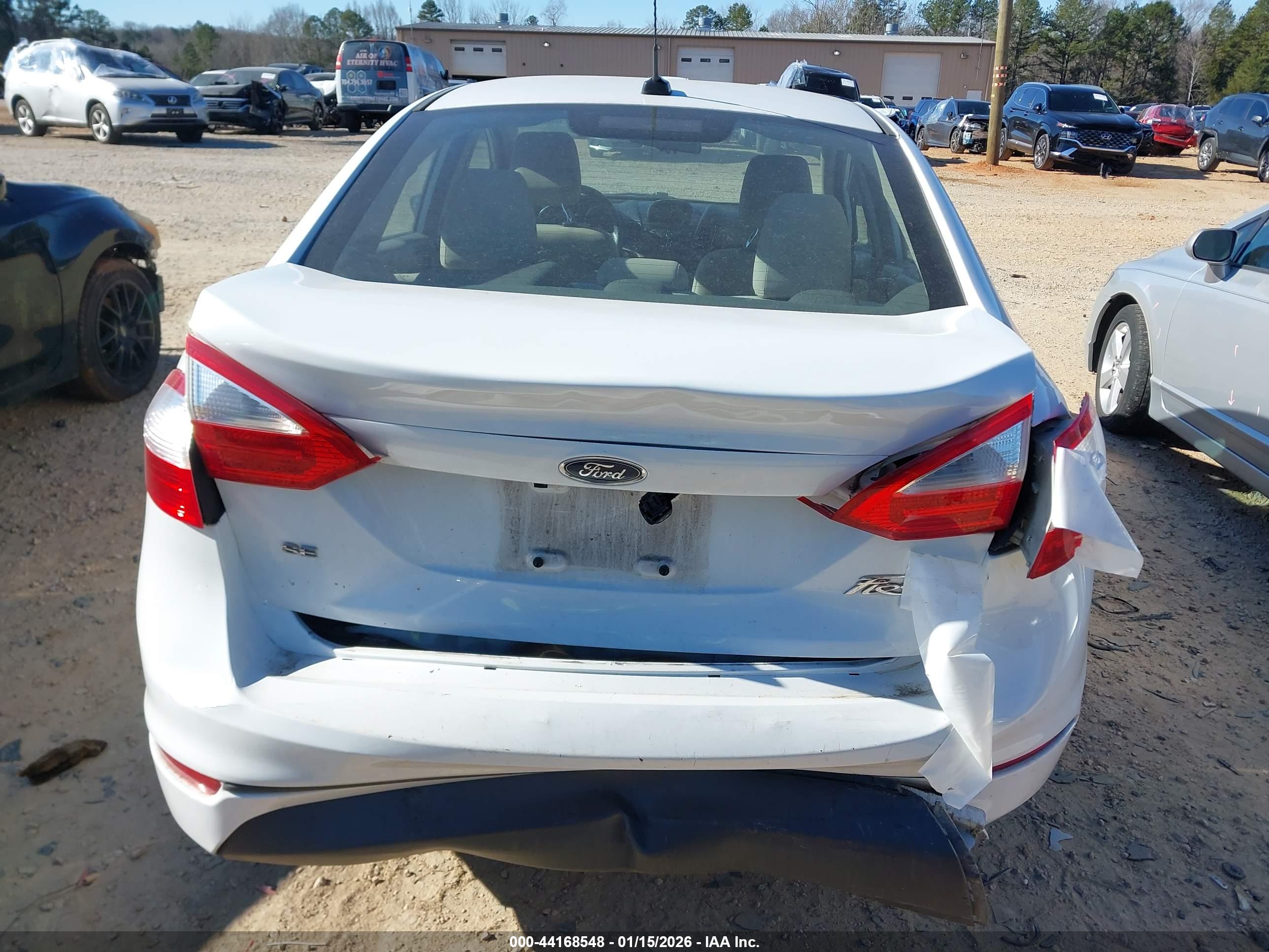 FORD FIESTA image 6