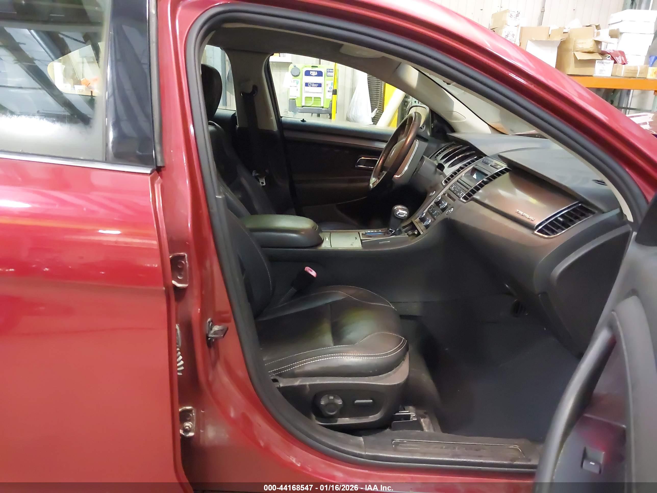 FORD TAURUS image 5