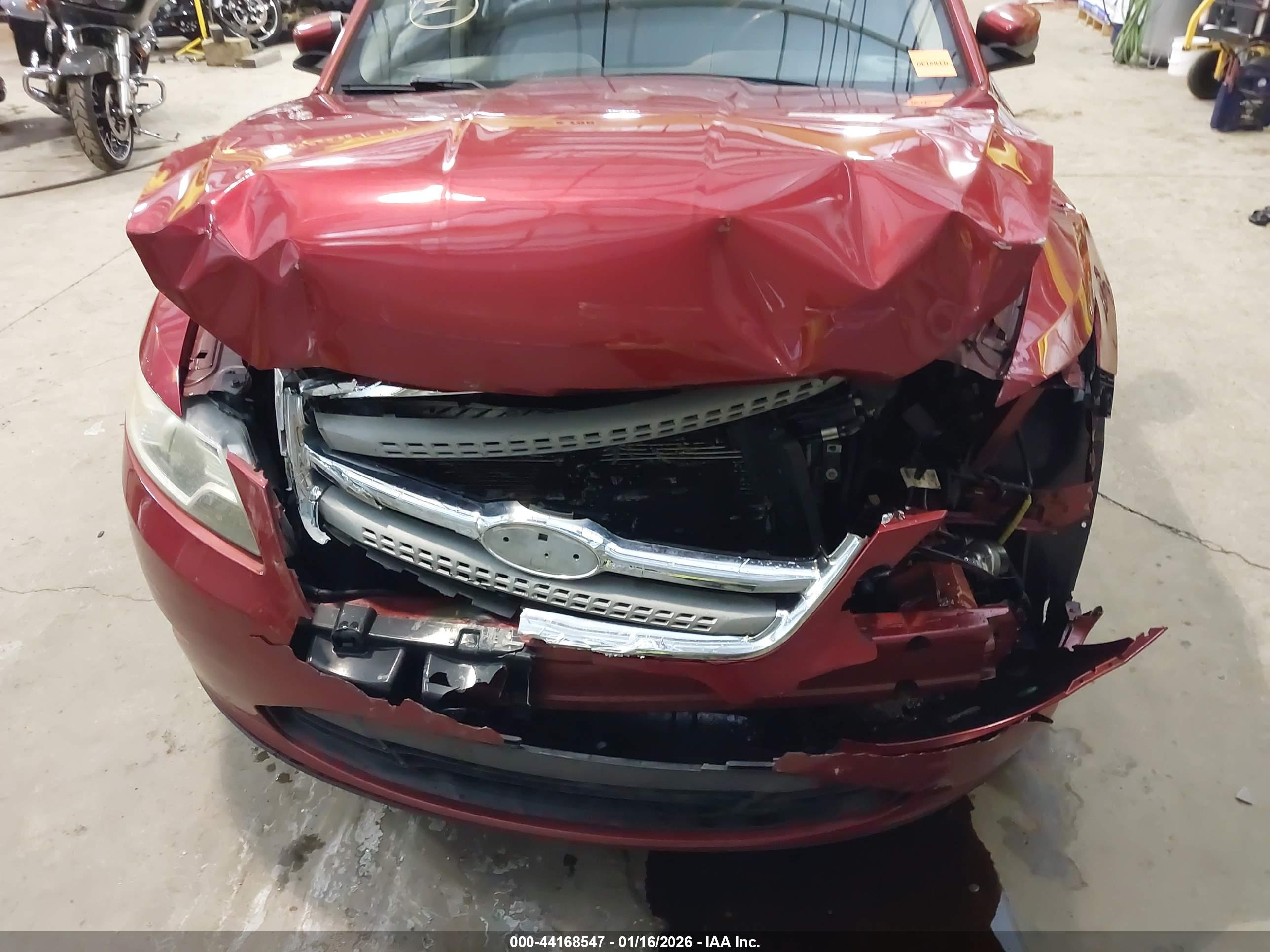 FORD TAURUS image 6