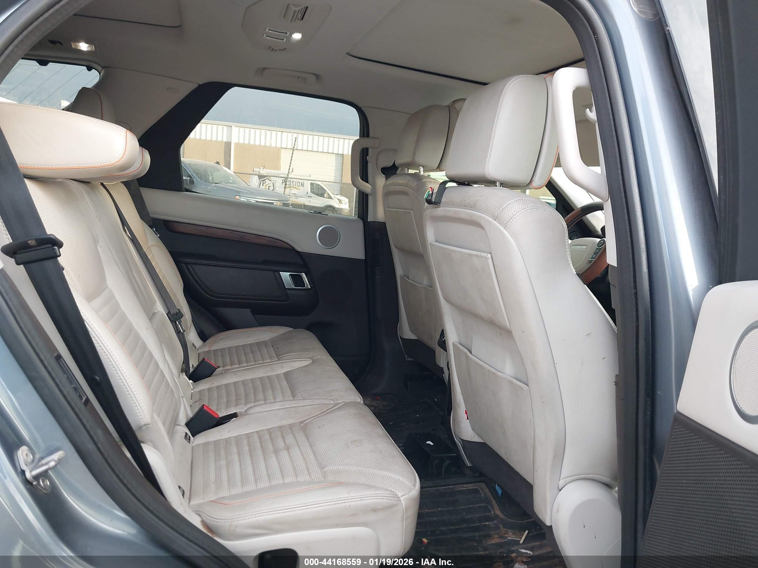 LAND ROVER image 8