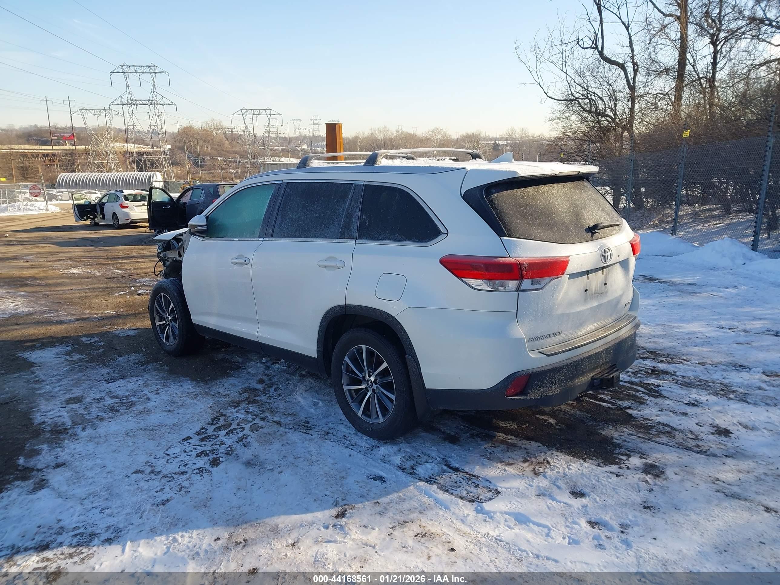 TOYOTA HIGHLANDER image 3