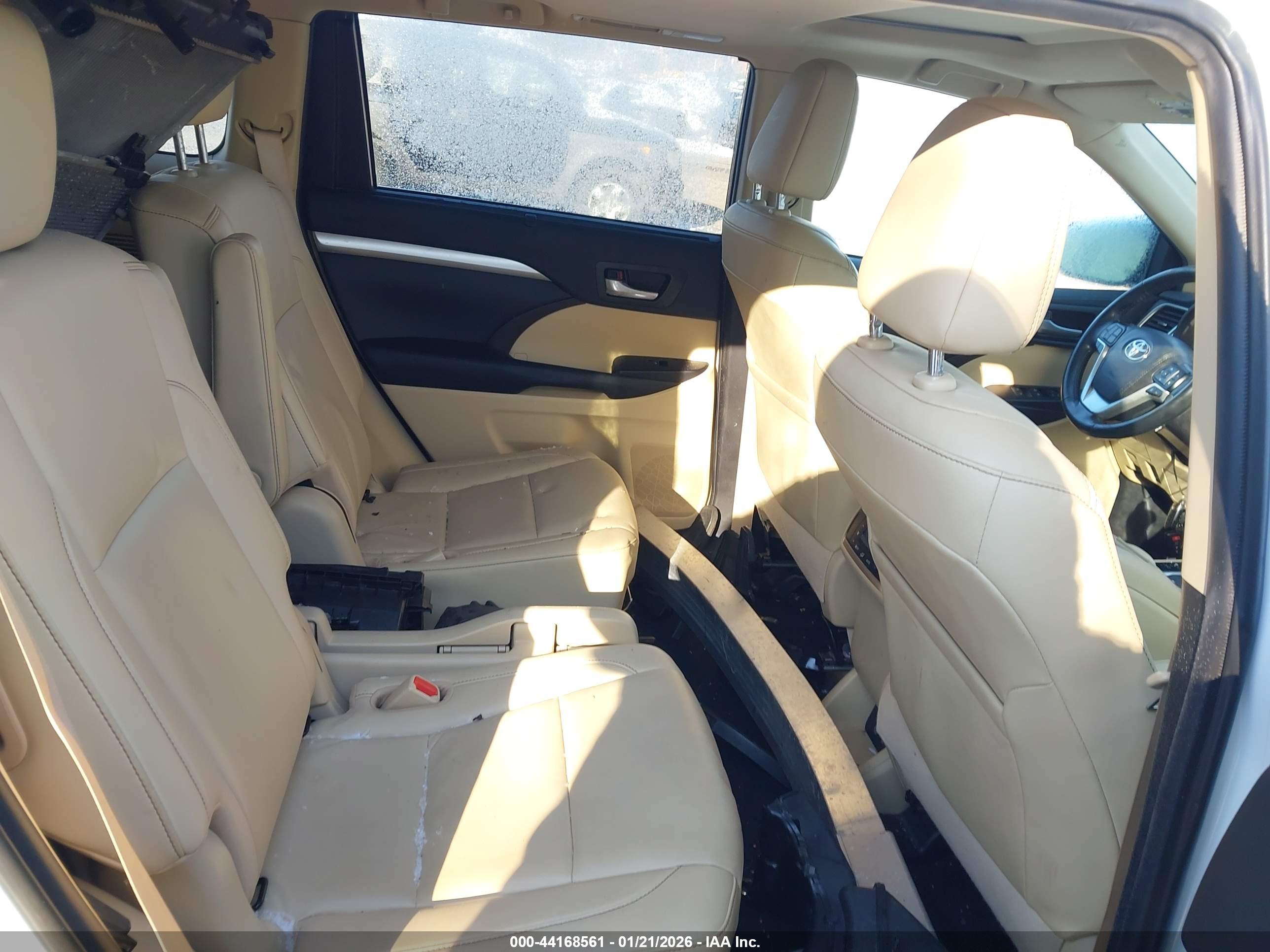 TOYOTA HIGHLANDER image 8