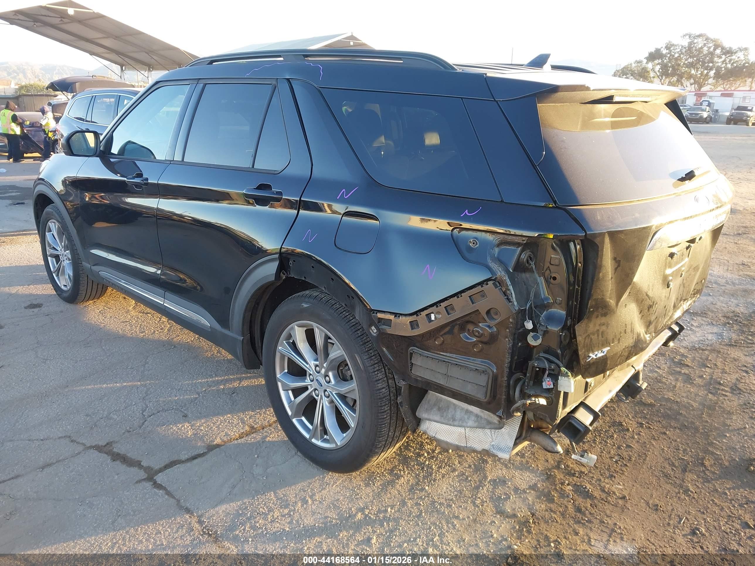 FORD EXPLORER image 3