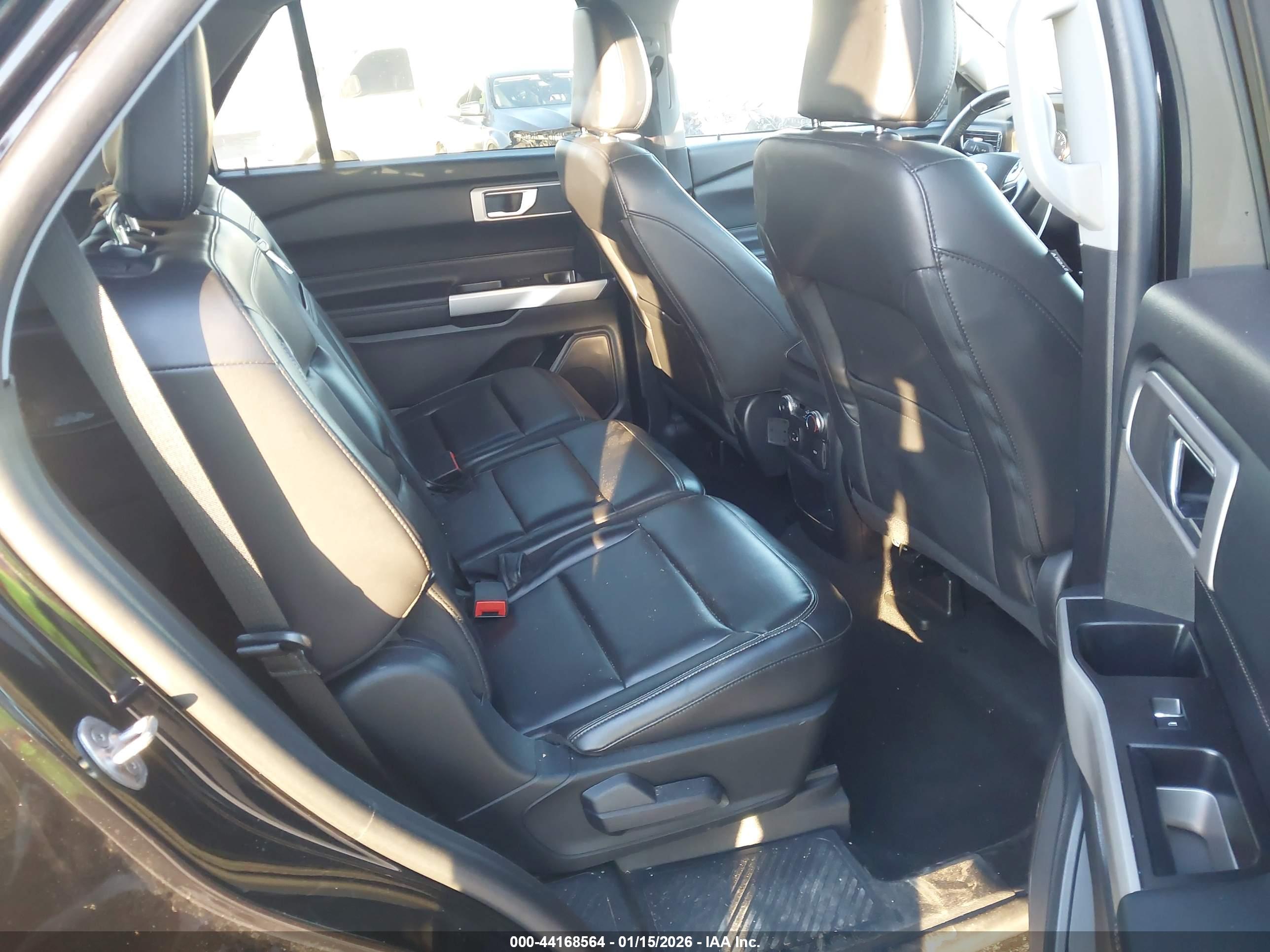 FORD EXPLORER image 8