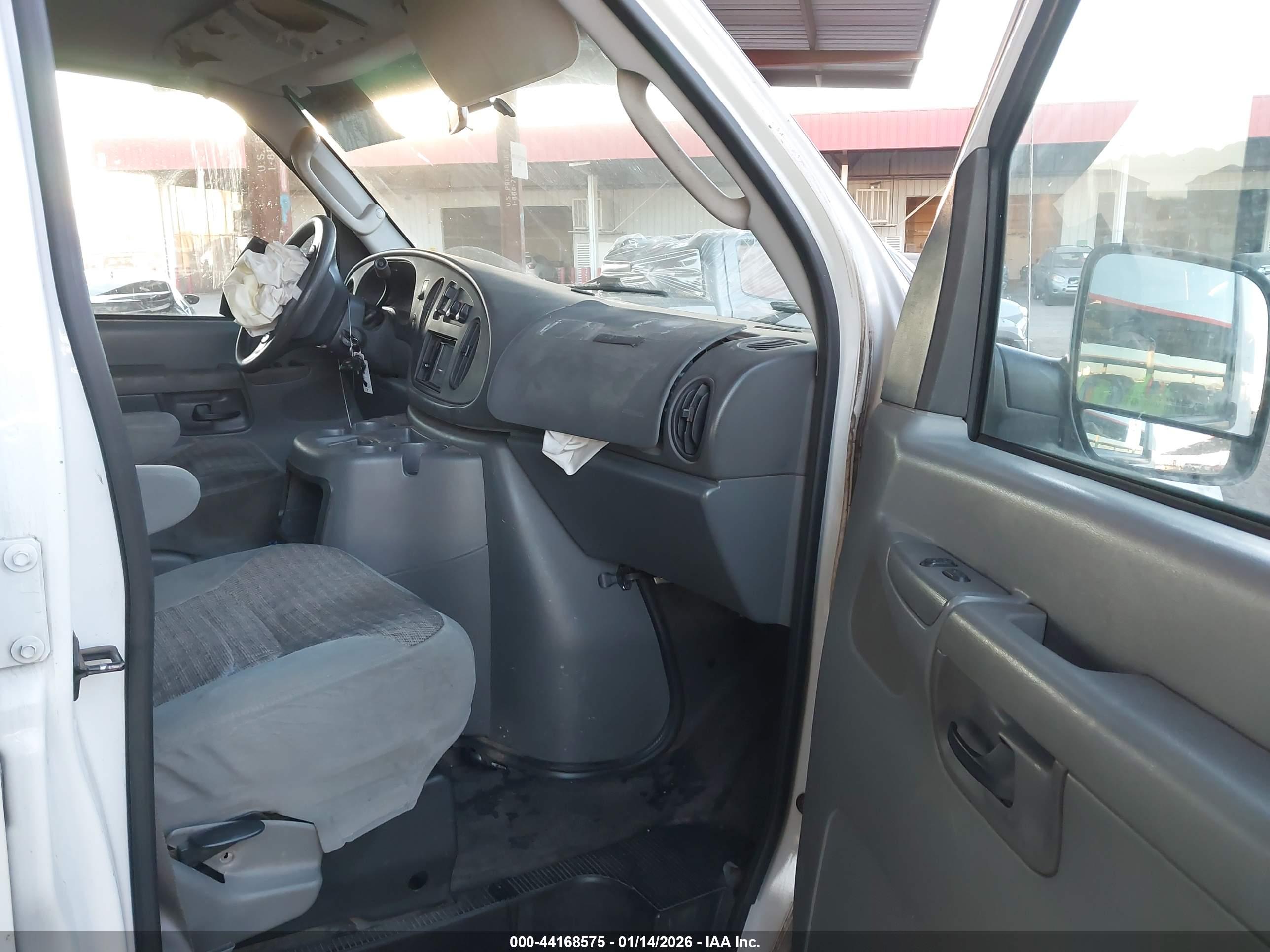 FORD E-350 image 5