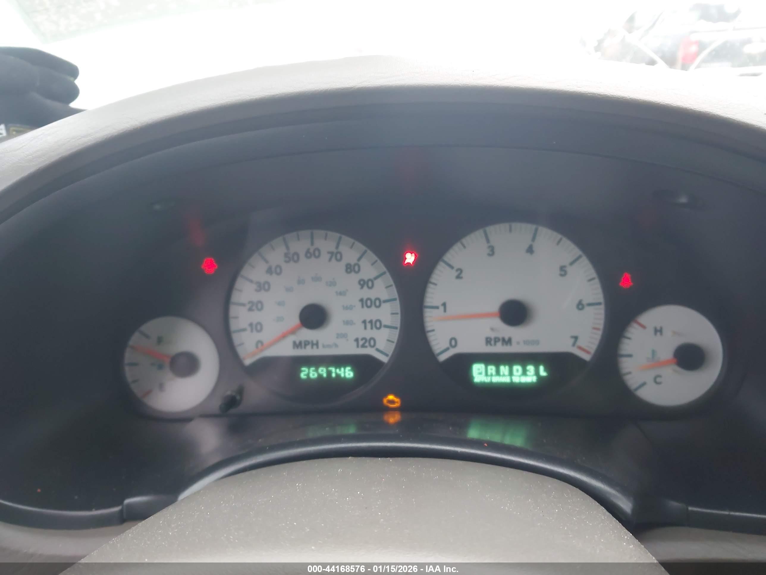 DODGE CARAVAN image 7