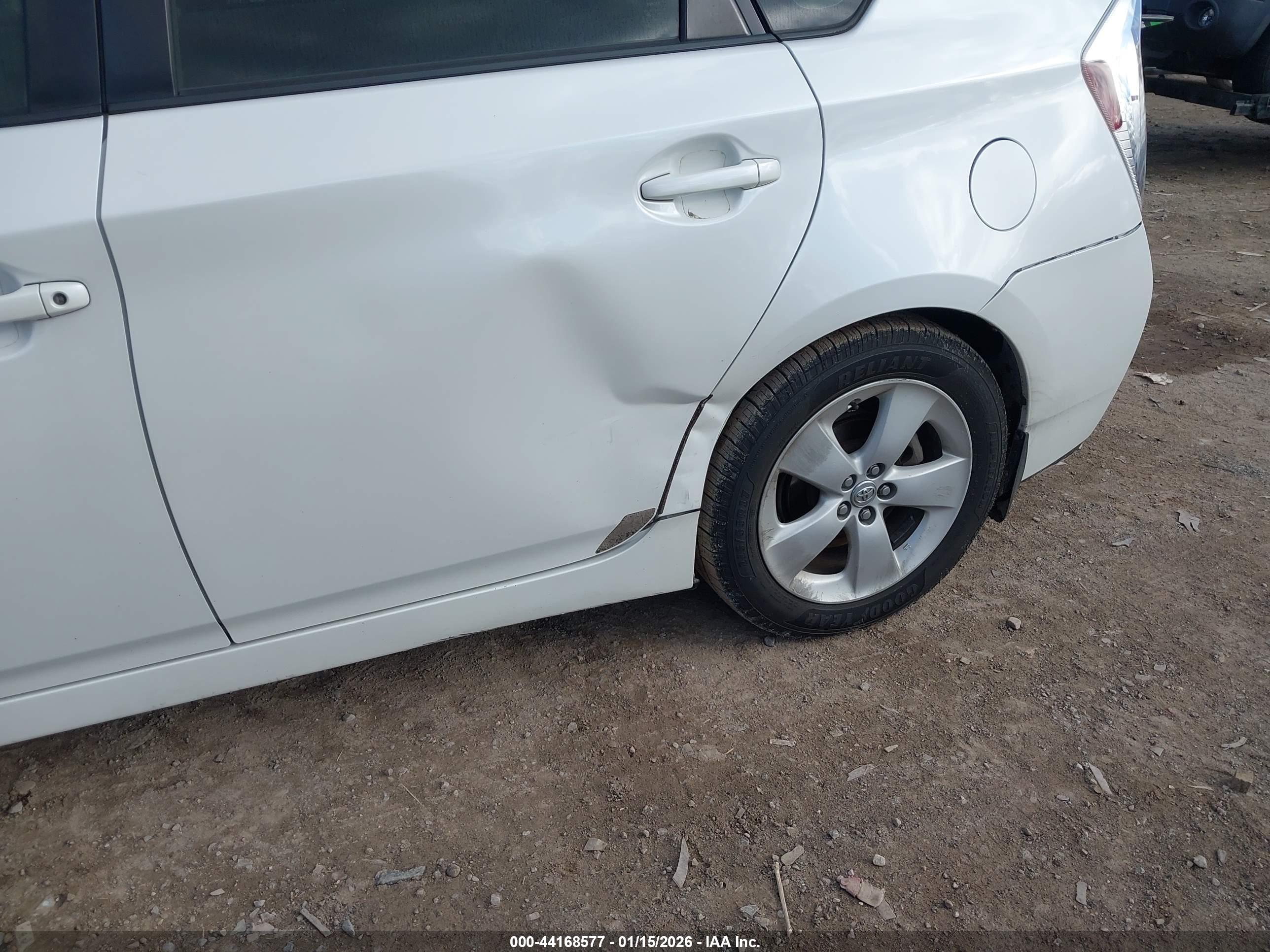 TOYOTA PRIUS image 6