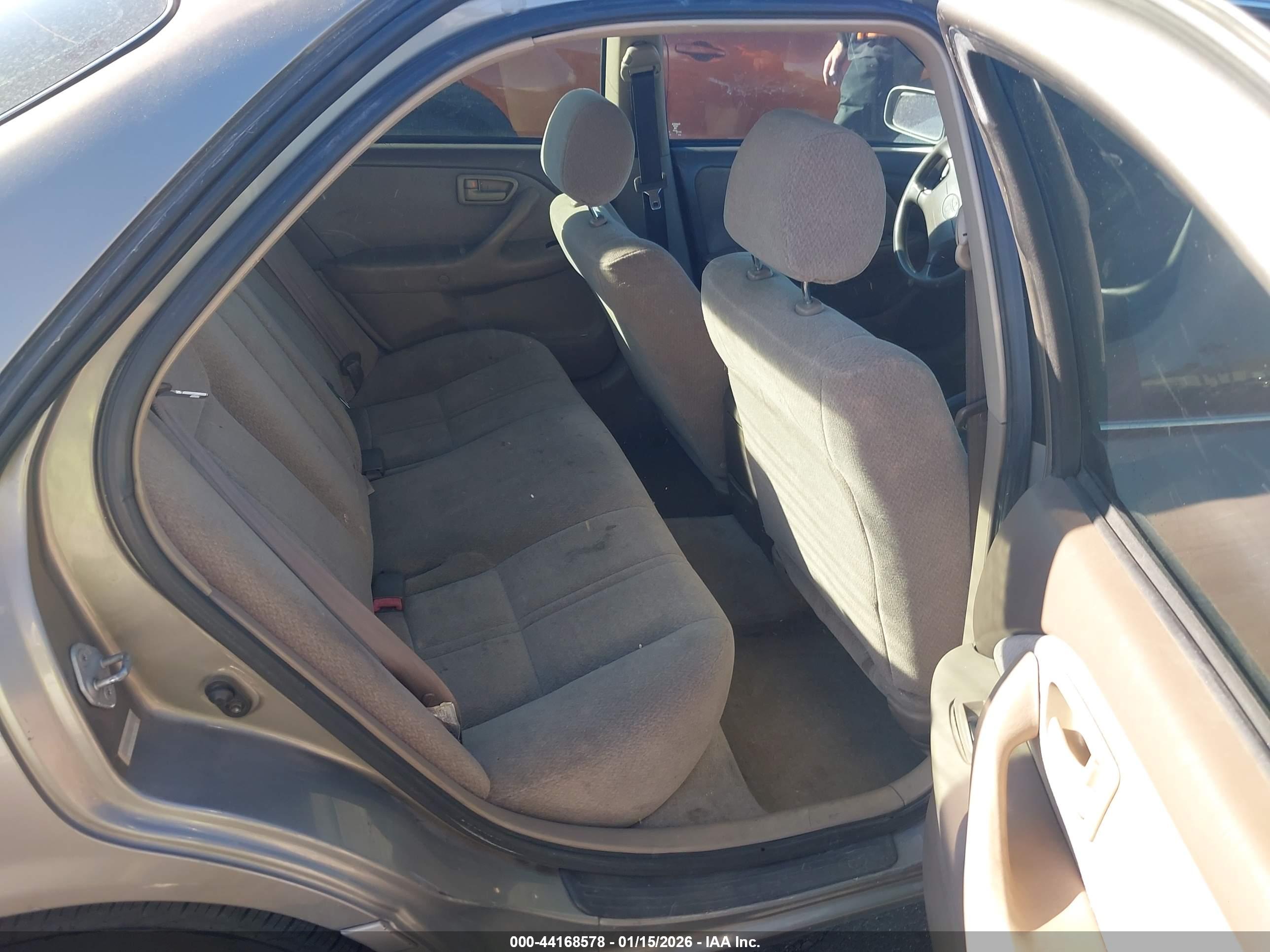 TOYOTA CAMRY image 8