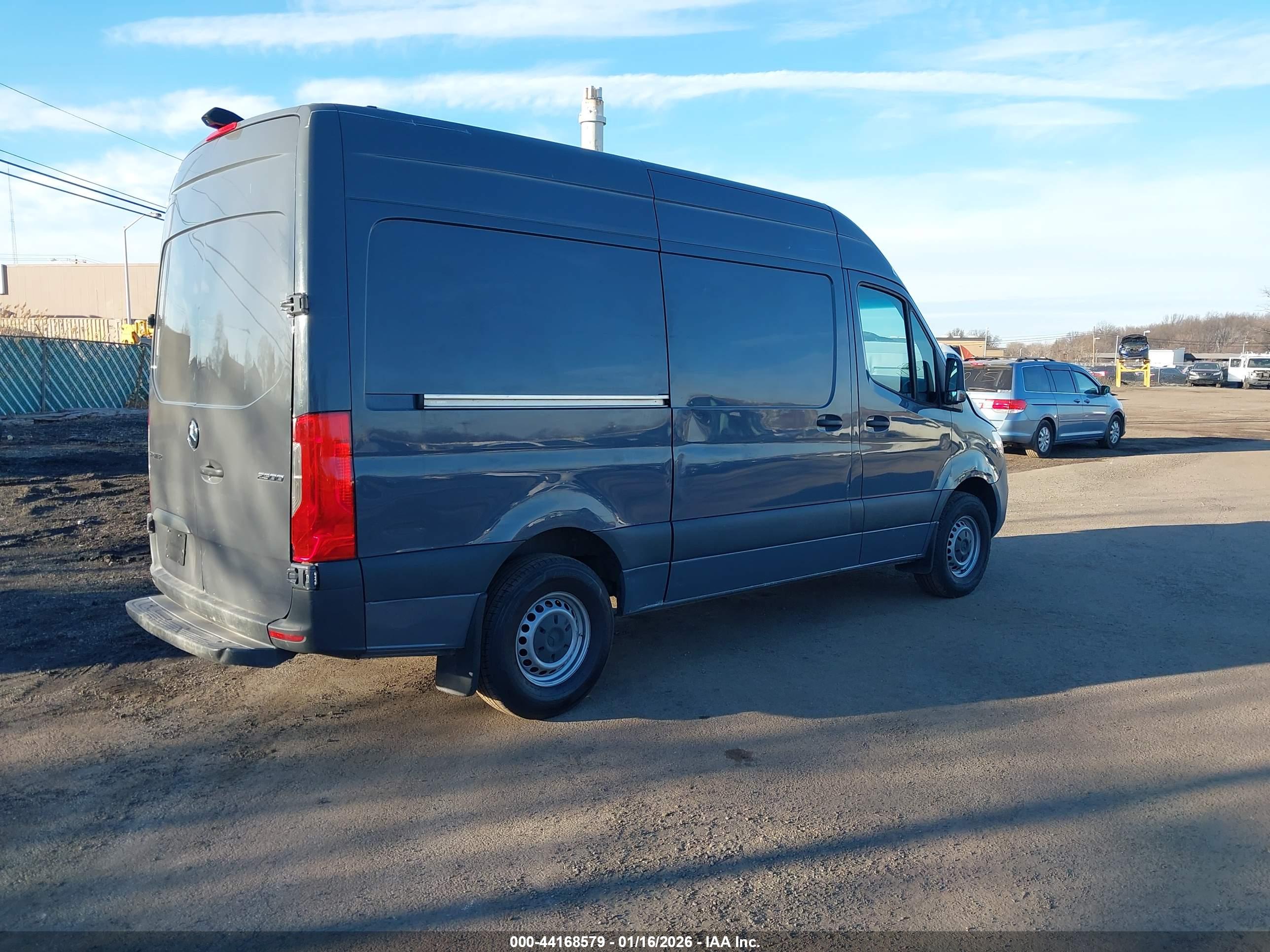 MERCEDES-BENZ SPRINTER image 4