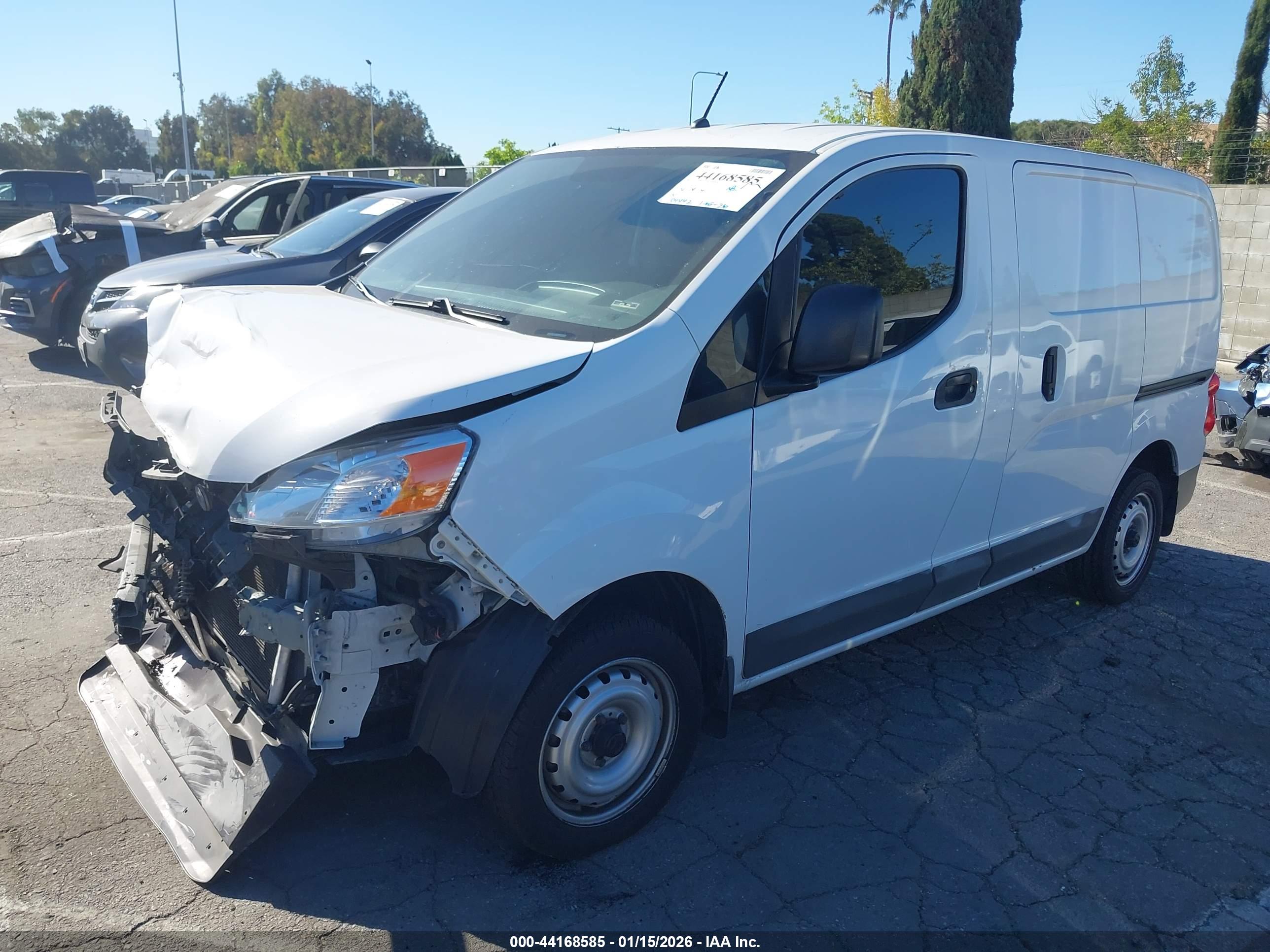 NISSAN NV200 image 2