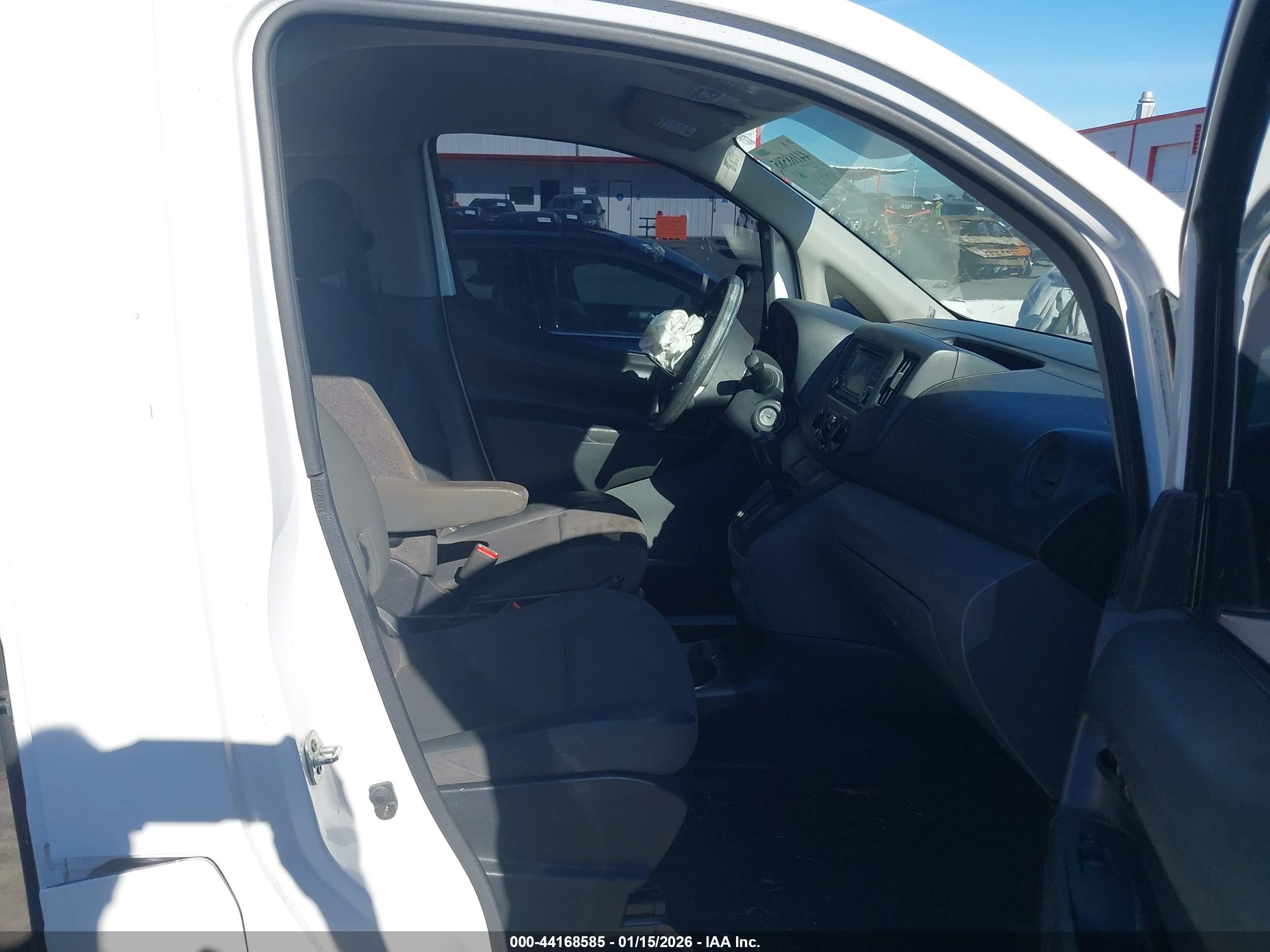 NISSAN NV200 image 5