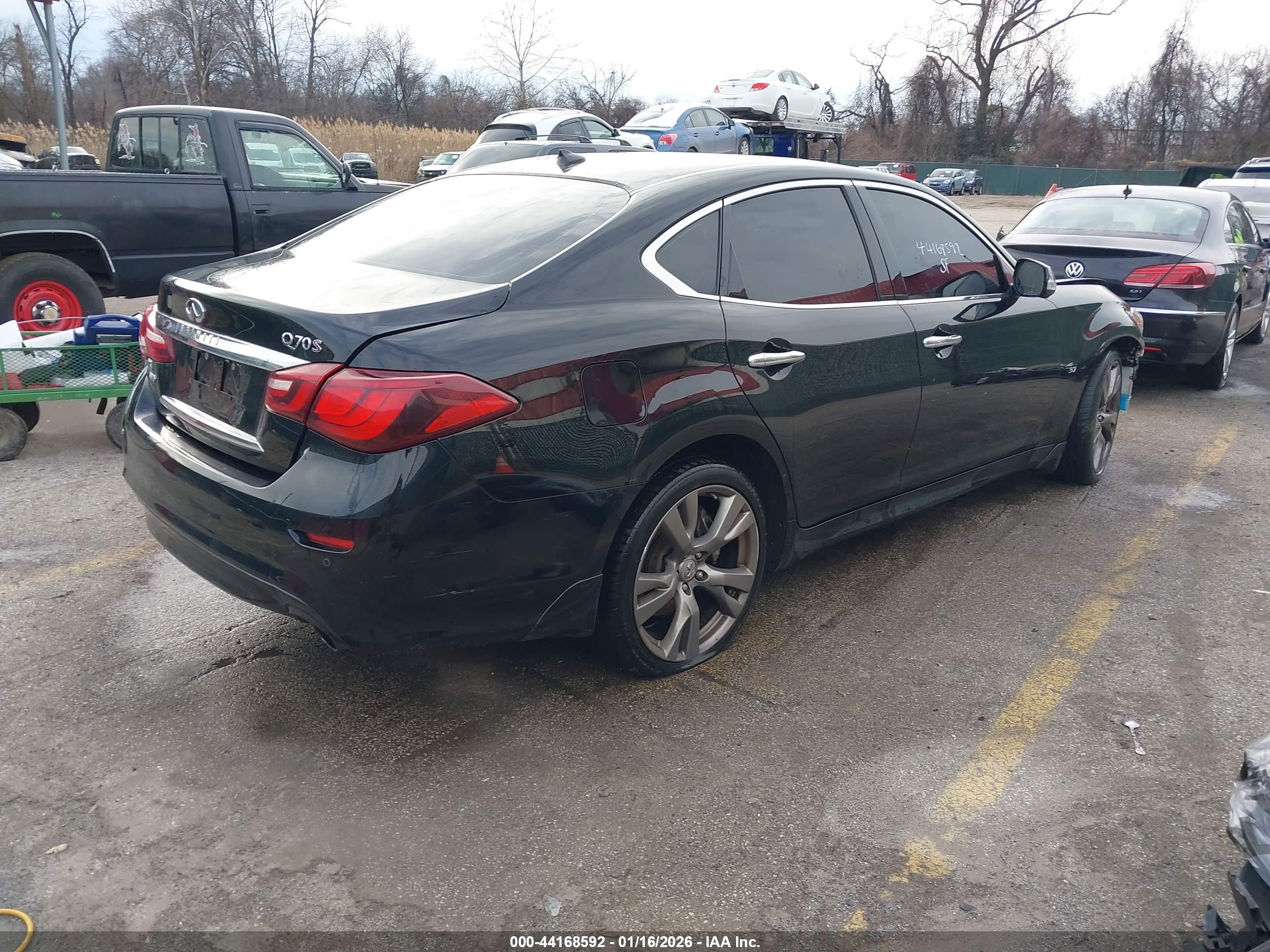 INFINITI Q70 image 4