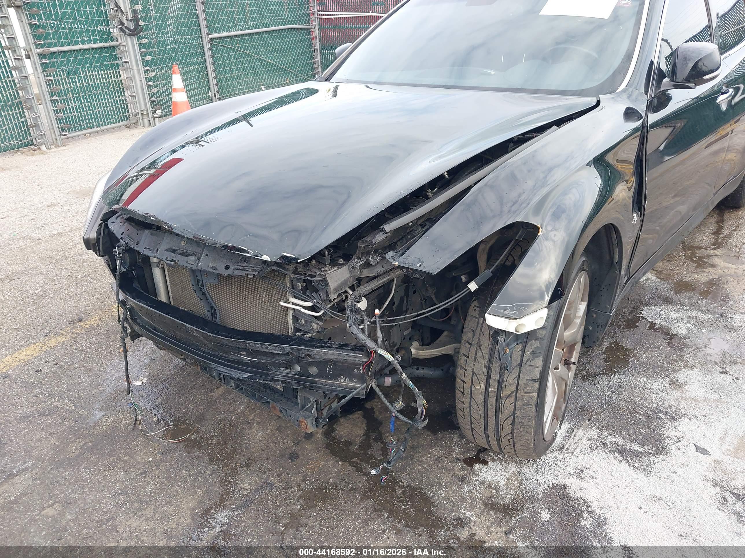 INFINITI Q70 image 6