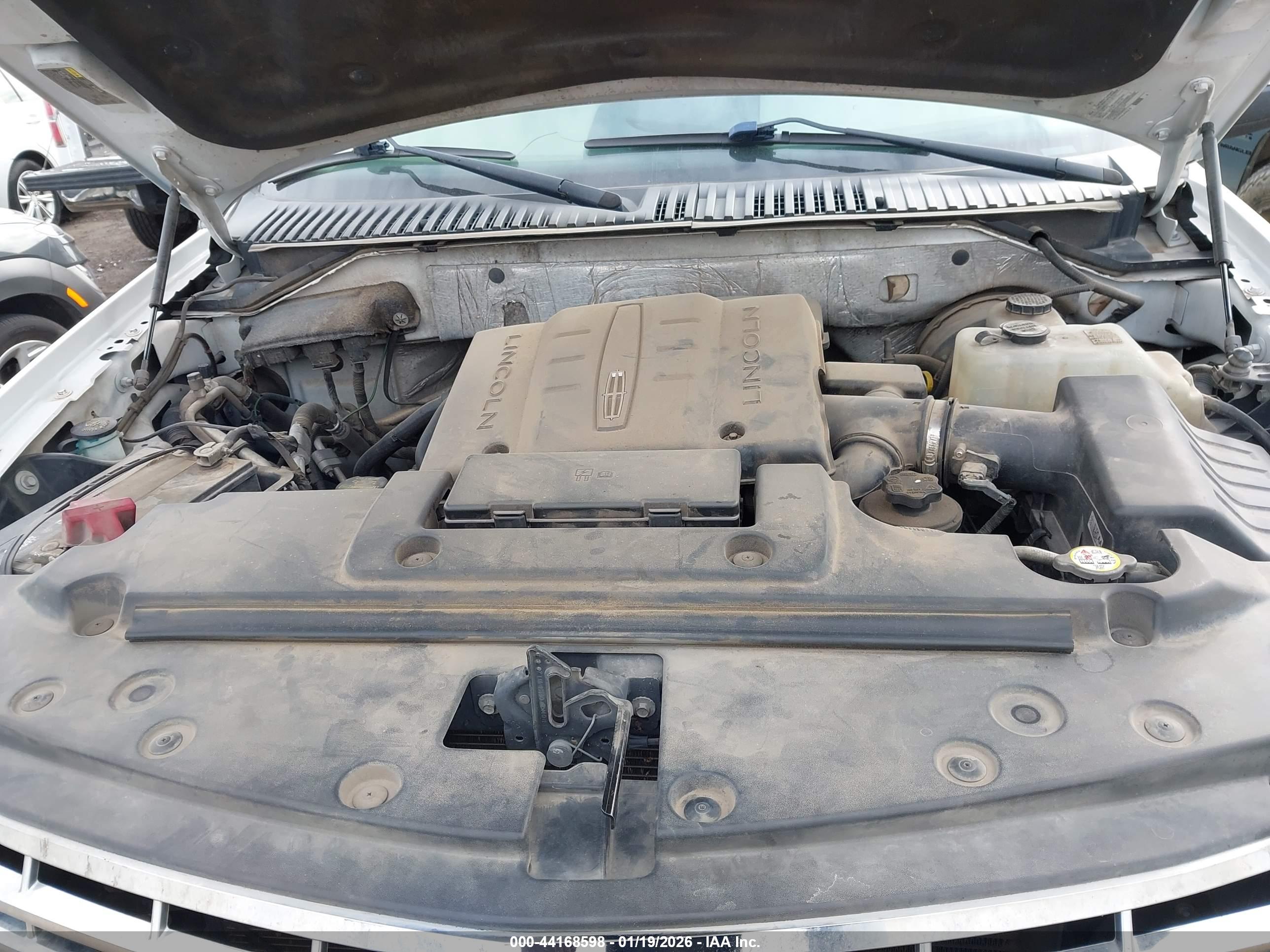 LINCOLN NAVIGATOR image 10