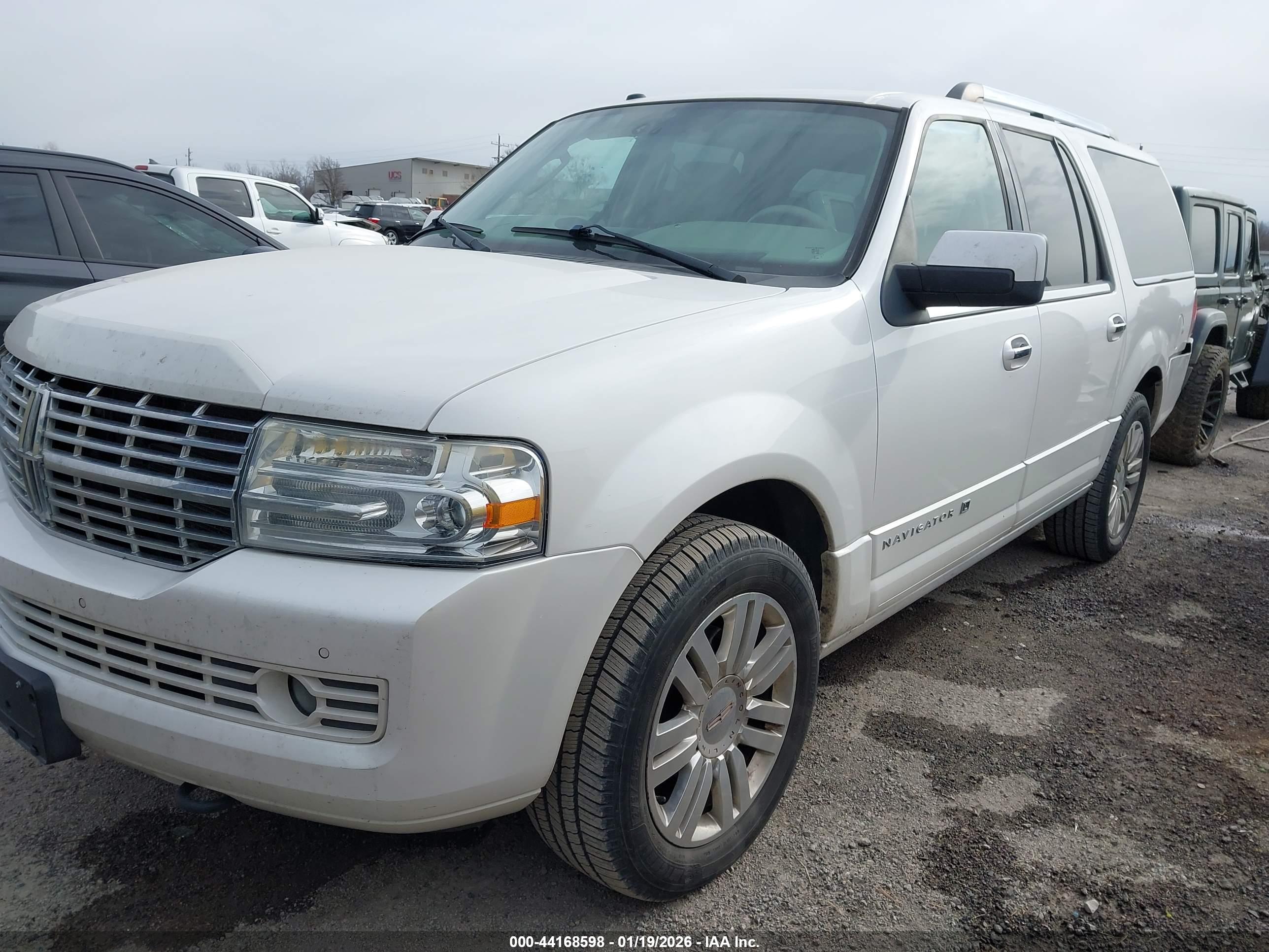 LINCOLN NAVIGATOR image 2