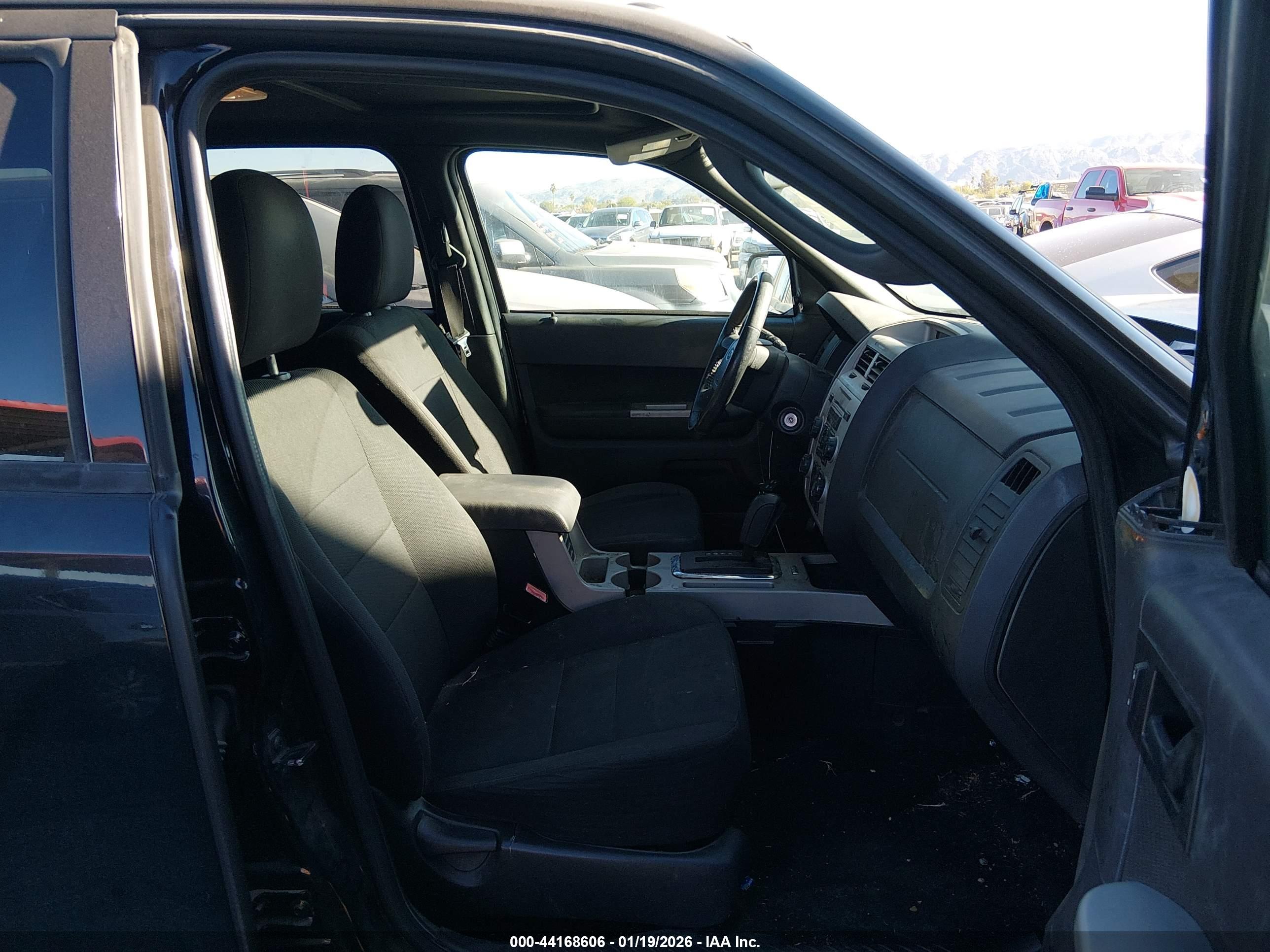 FORD ESCAPE image 5